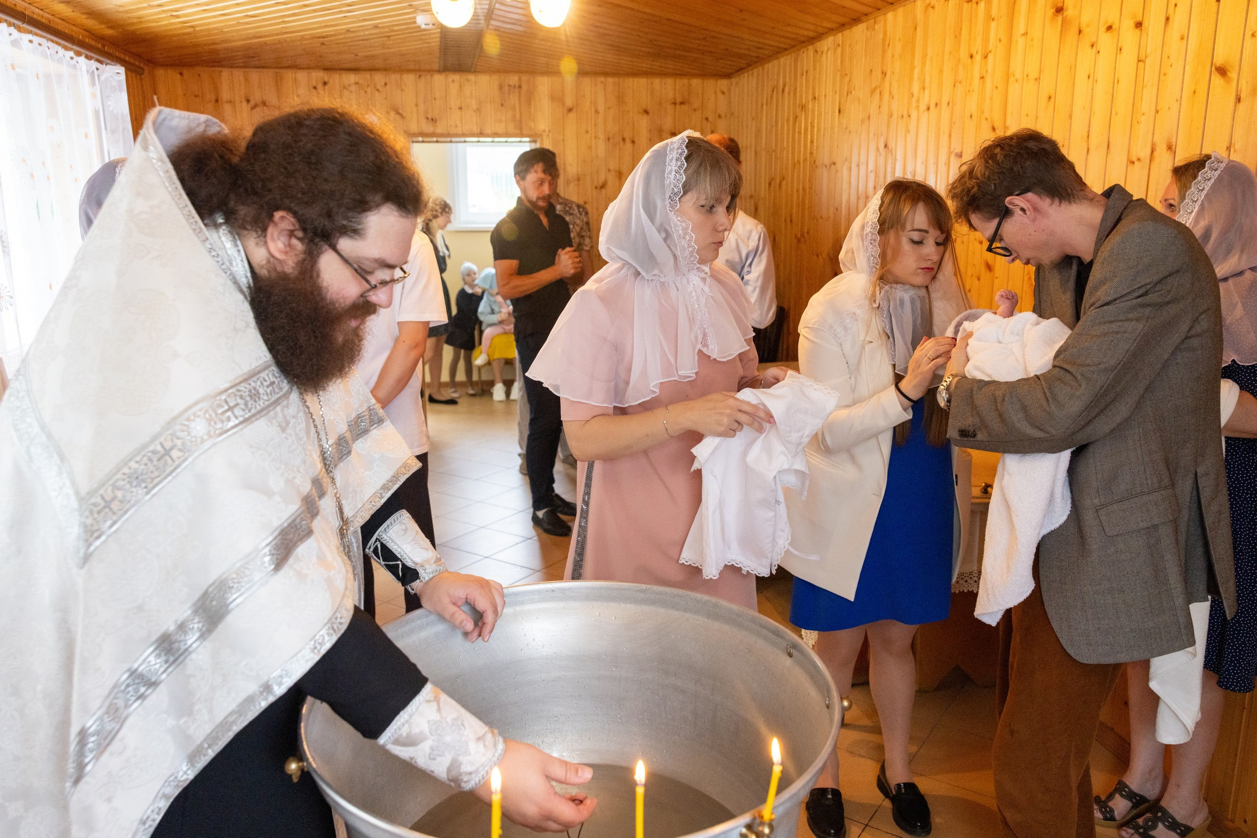 Образец репортажа крещения оригиналы, без искажений, без вспышки, светосильная оптика!. Фотограф в Туле Крупский АнДРей. Фотостудия «КАДР71» в Туле