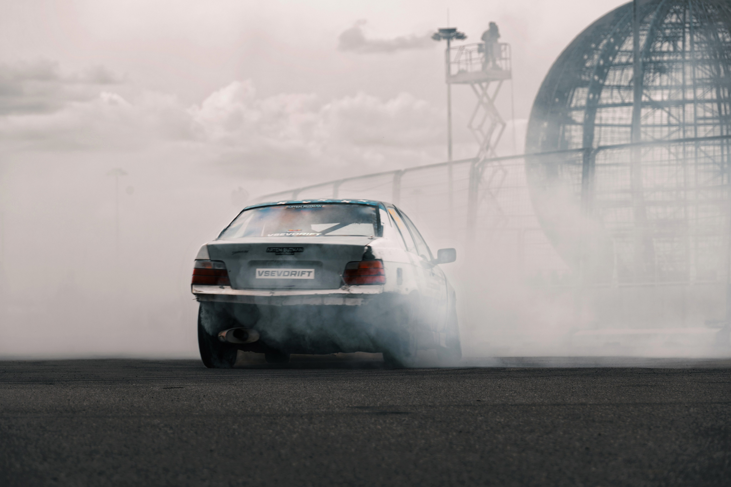 IDDC Этап 2: Бетонный Колизей и блогеры в деле