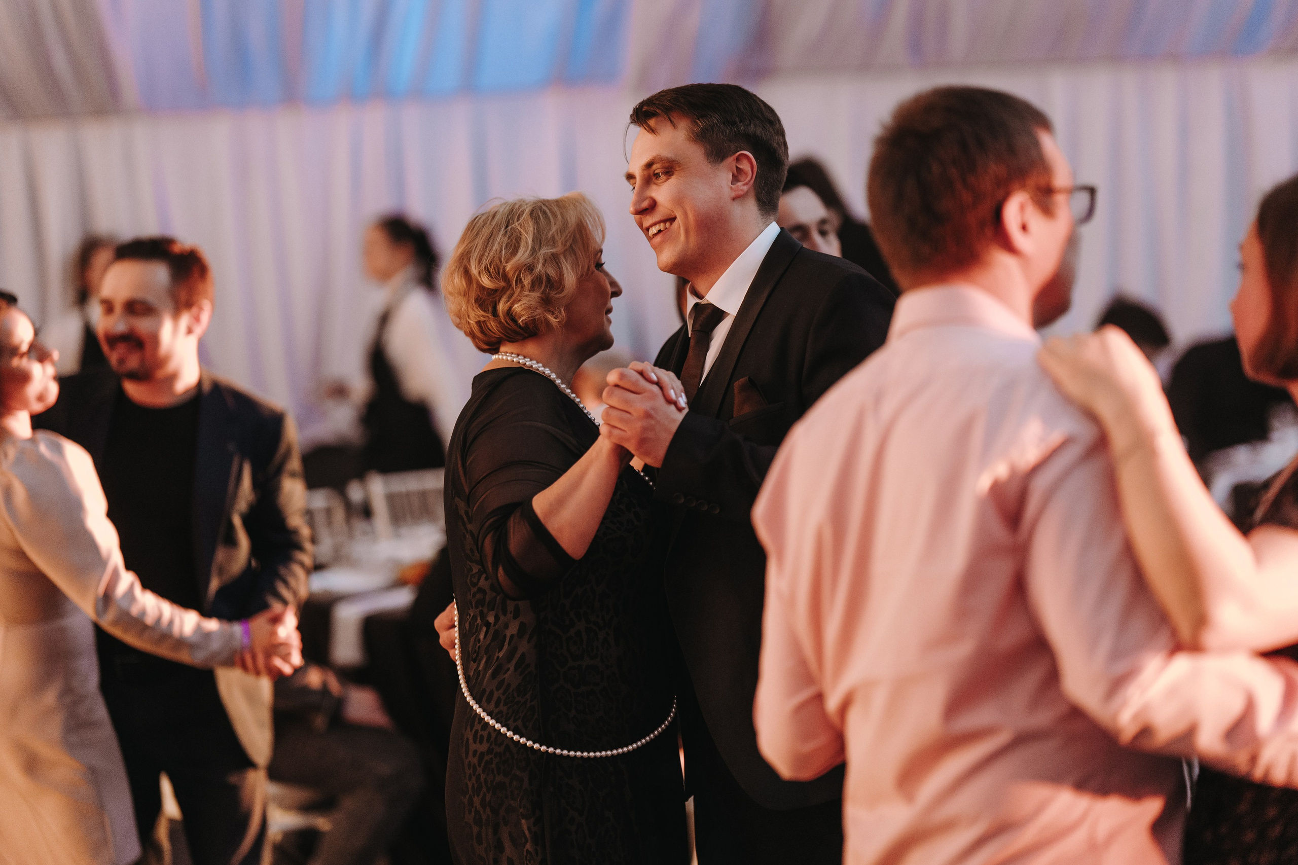 ГРАНД И ГРАНД, РЕСТОРАН ПРАВДА ХОЛЛ, ВЕДУЩИЙ РАМИС КАРИМОВ УФА