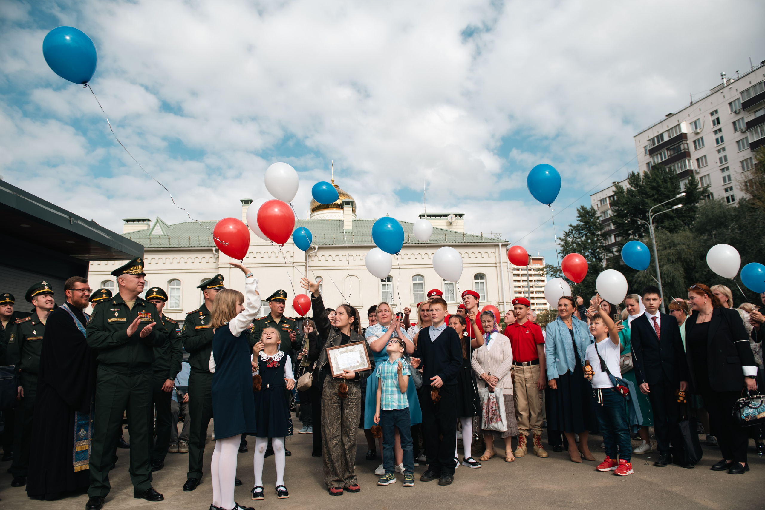 Храм Андрея Боголюбского, служба с участием войск РХБ защиты. Фотограф, визажист. Москва