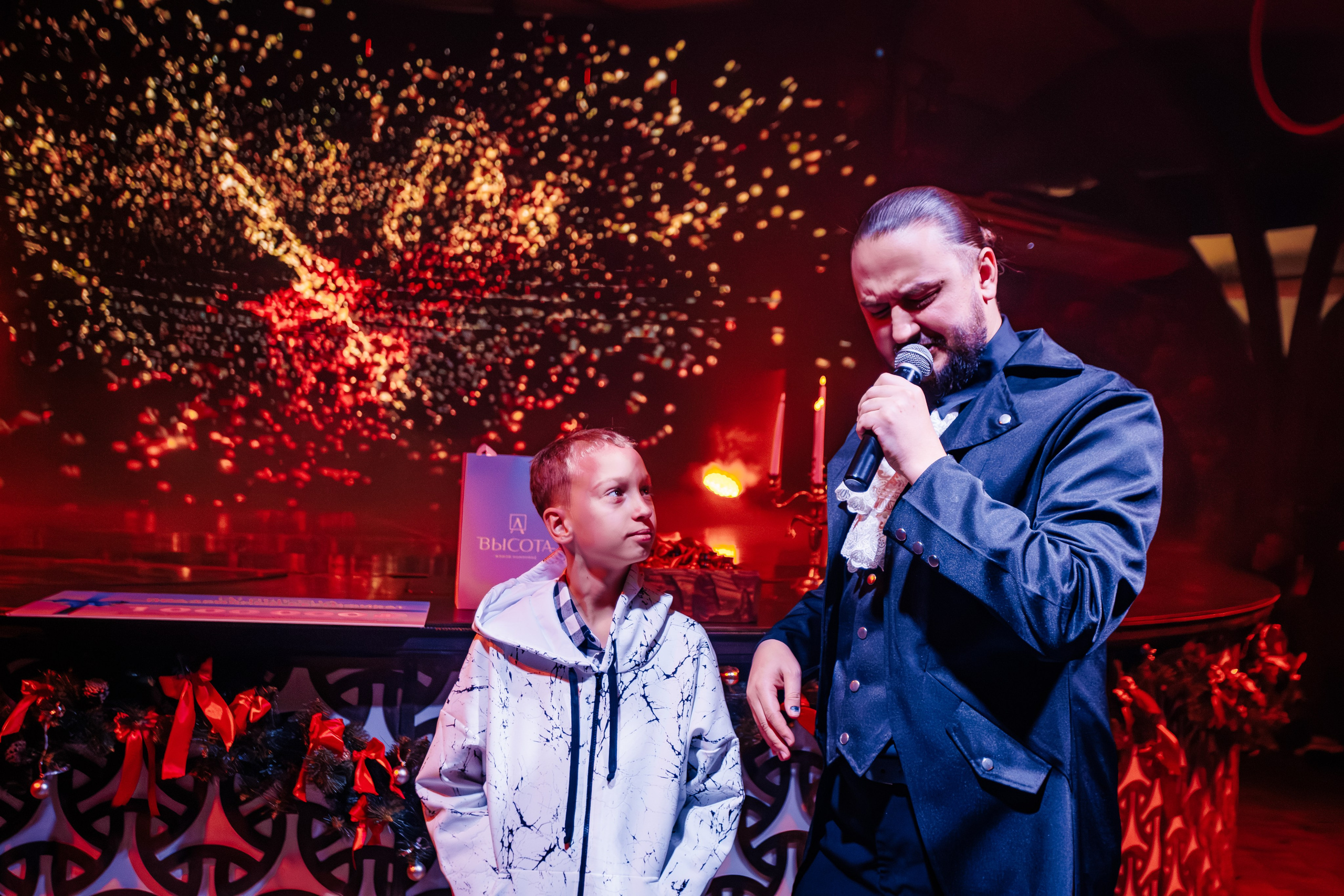 Новогодняя шоу-программа «MAGIC TIME» в PTIZZA BAR_Ялта_31.12.2025. Аминов Руслан | Фотограф