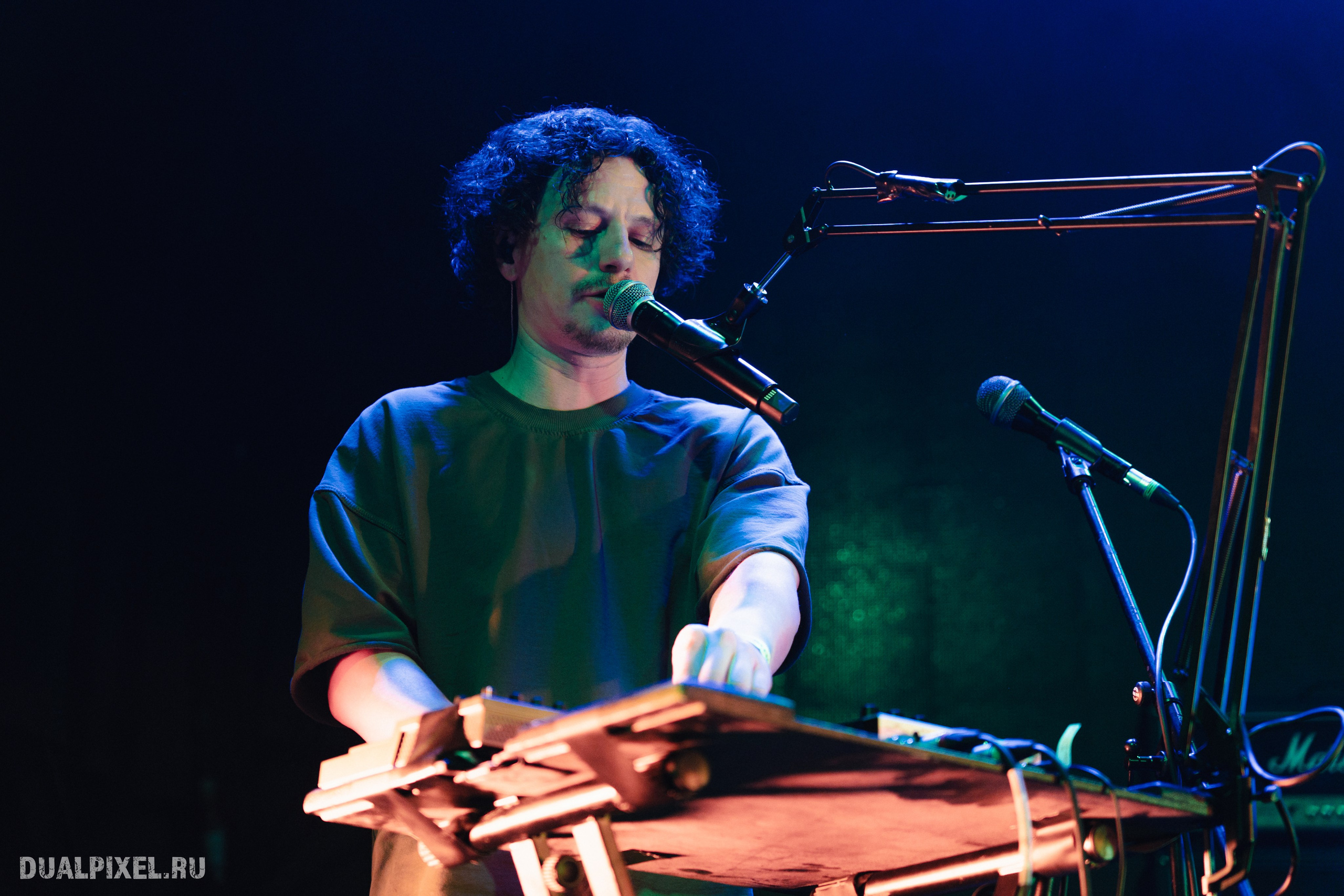 DenDerty концерт в Москве 30.03.2025. Магия музыки в кадре: Концертная Фотография