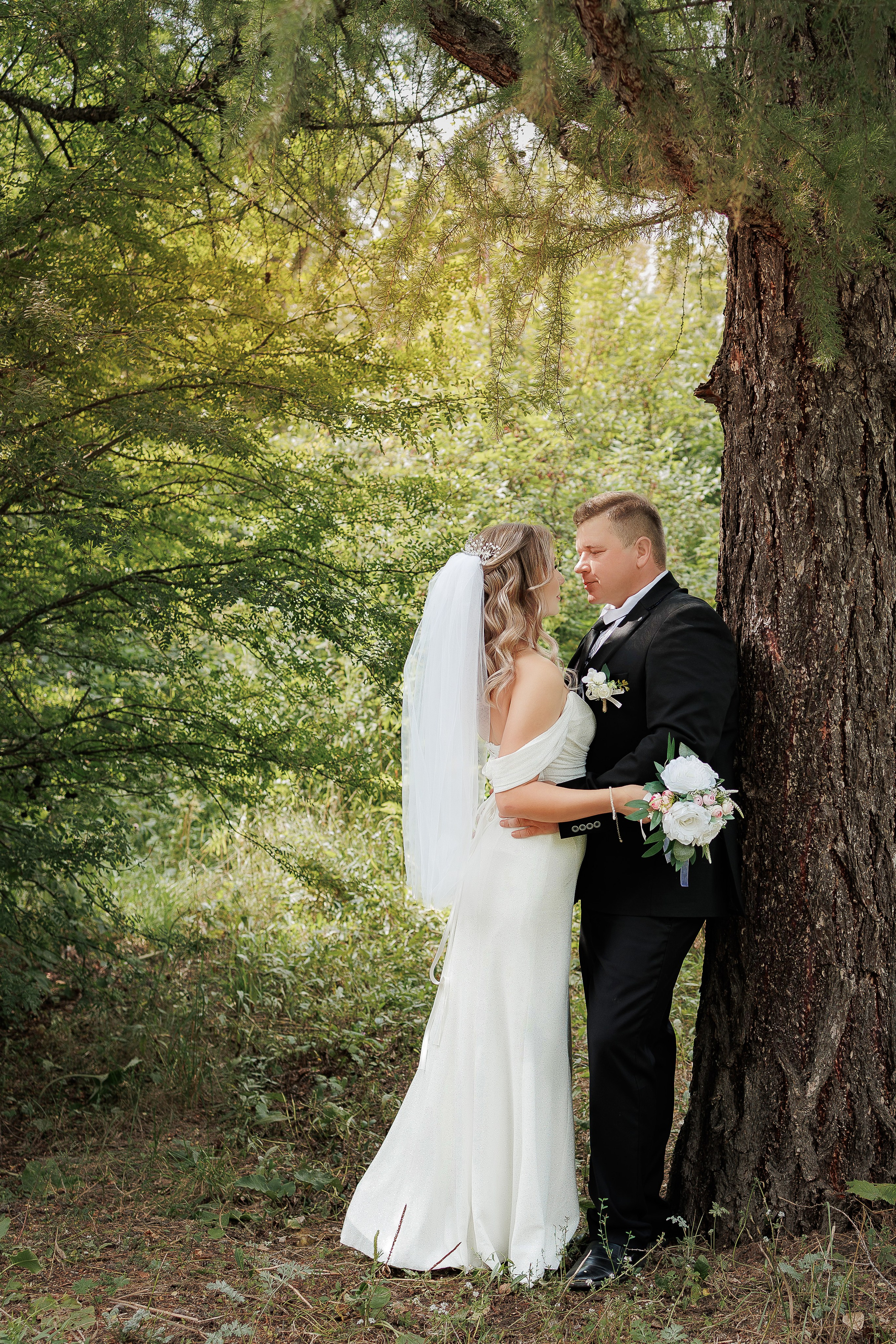 WEDDING 08.09.25 Экспресс свадебная фотосессия в парке Медногорска. Фотограф Медногорск Кувандык Оксана Шерехода свадебные, семейные, индивидуальные, школьные фотосессии. Печать фотоальбомов