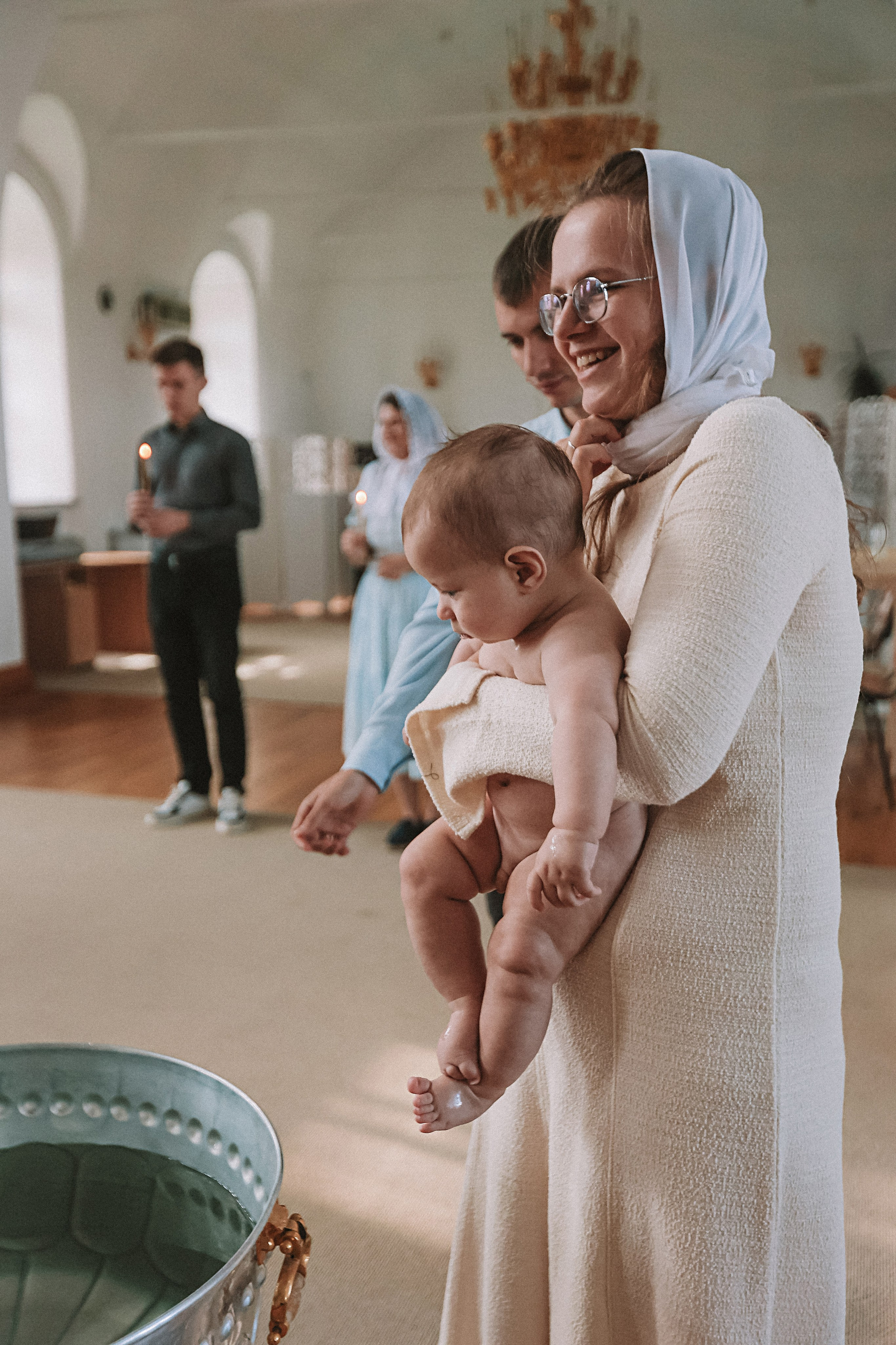 Крещение церковь около моста влюбленных. Семейный фотограф Тюмень, фотограф на роды Салмина Мария