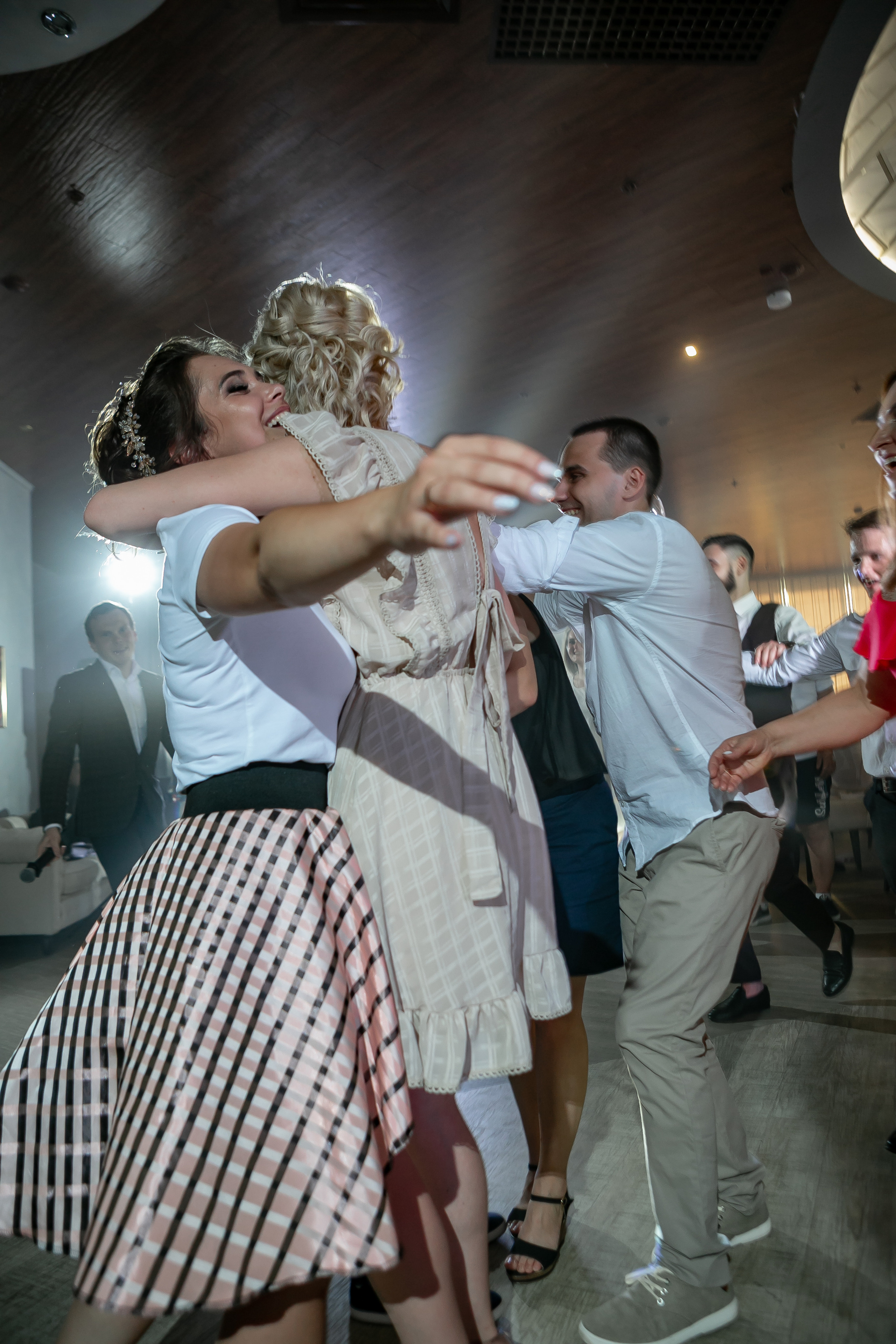 Свадебный фотограф Нижний Новгород. Свадебный и контент фотограф в Нижнем Новгороде Владимир Пресняков