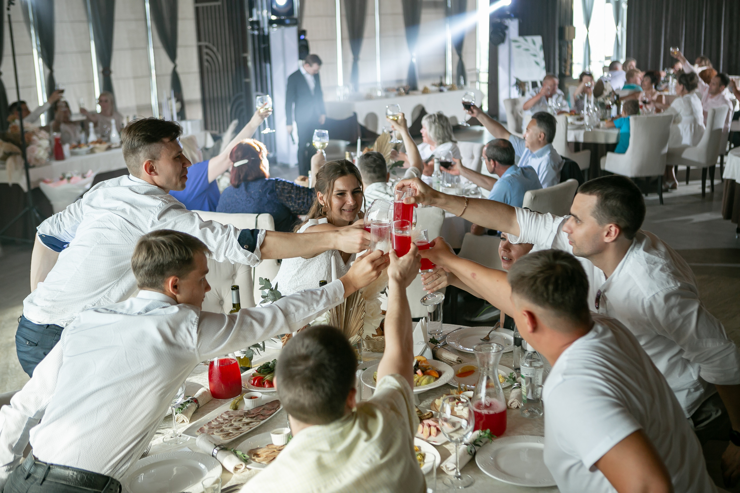 Свадебный фотограф Нижний Новгород. Свадебный и контент фотограф в Нижнем Новгороде Владимир Пресняков