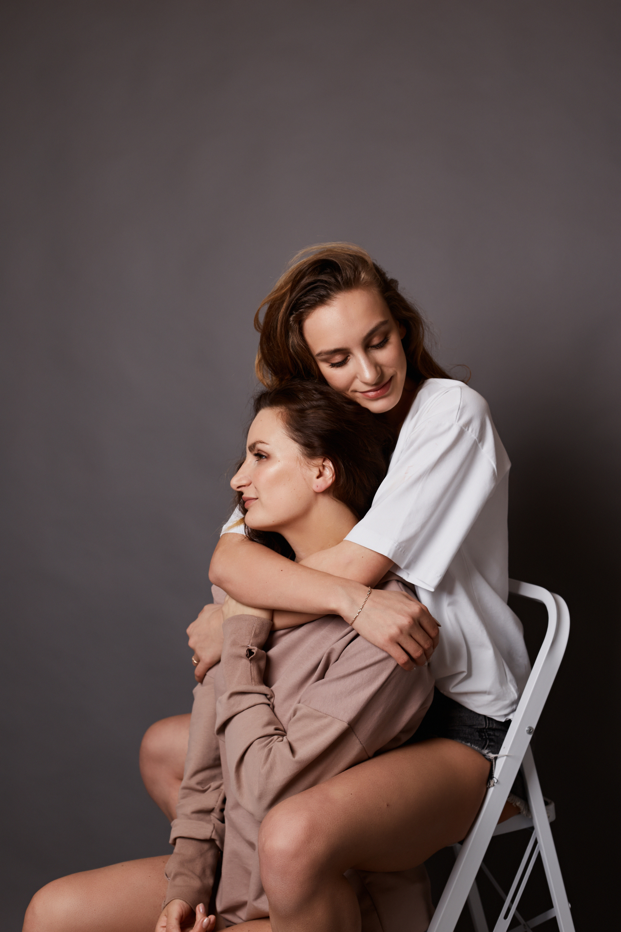 Сестры Элина и Полина. Фотограф в Твери Надежда Хван