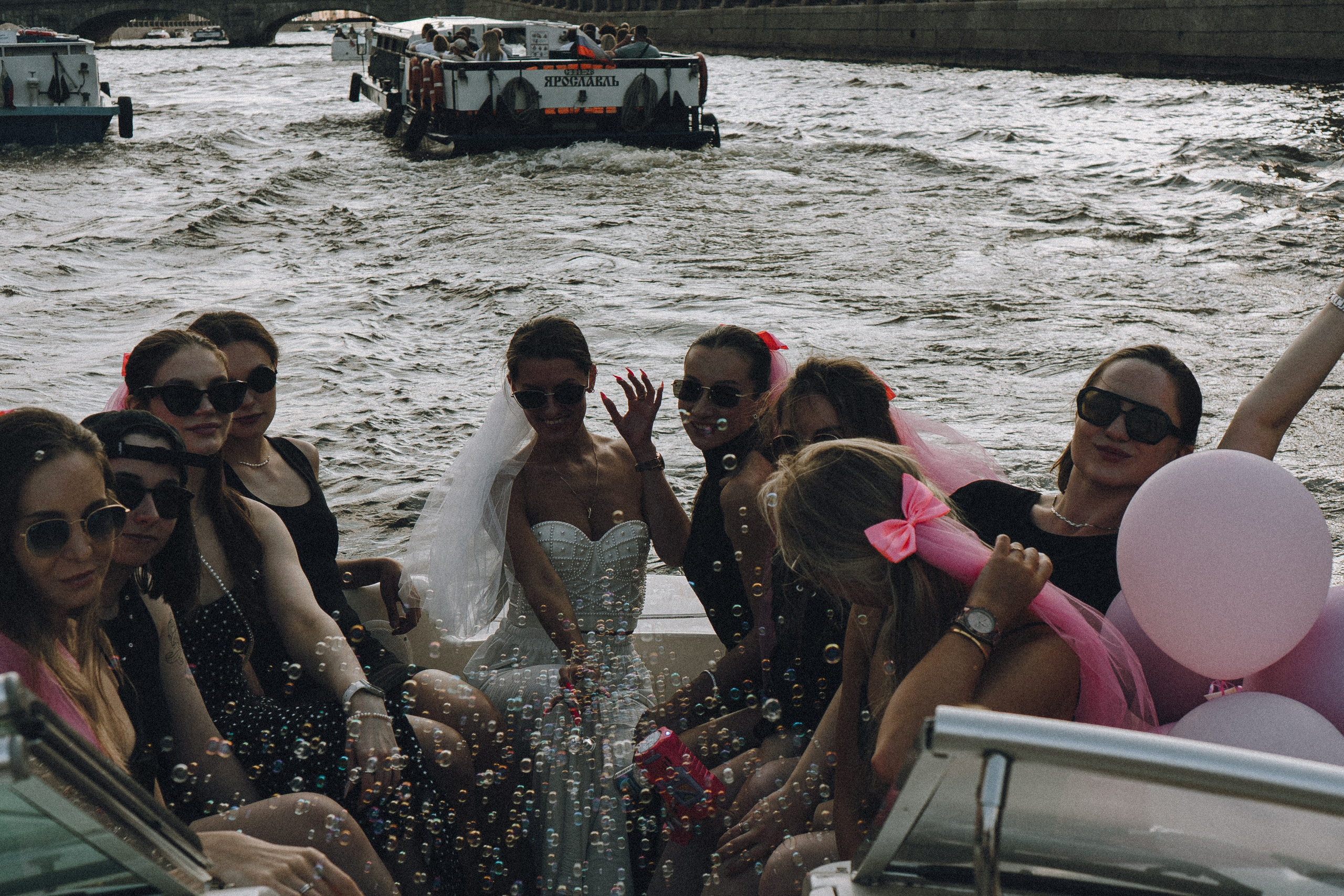 ДЕВИЧНИК НА КАТЕРЕ. Профессиональный фотограф, Санкт-Петербург — Виктория Богомолова