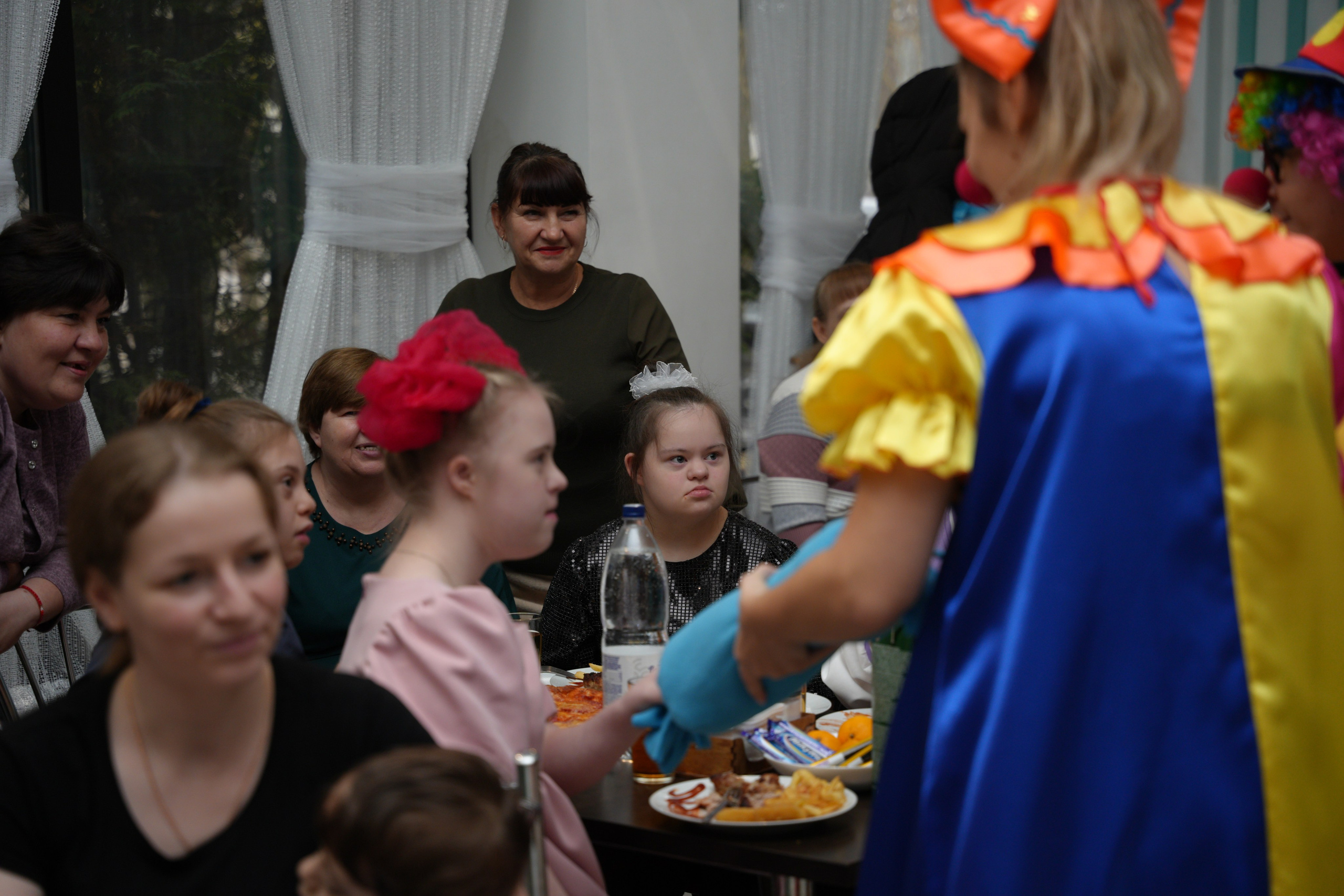 Социально —благотворительная акция «Ты в этом мире не один», посвященная Международному дню инвалидов. ВЫПУСКНЫЕ АЛЬБОМЫ, Школьный фотограф, семейный и свадебный в Саратове и области Ольга Плаксина