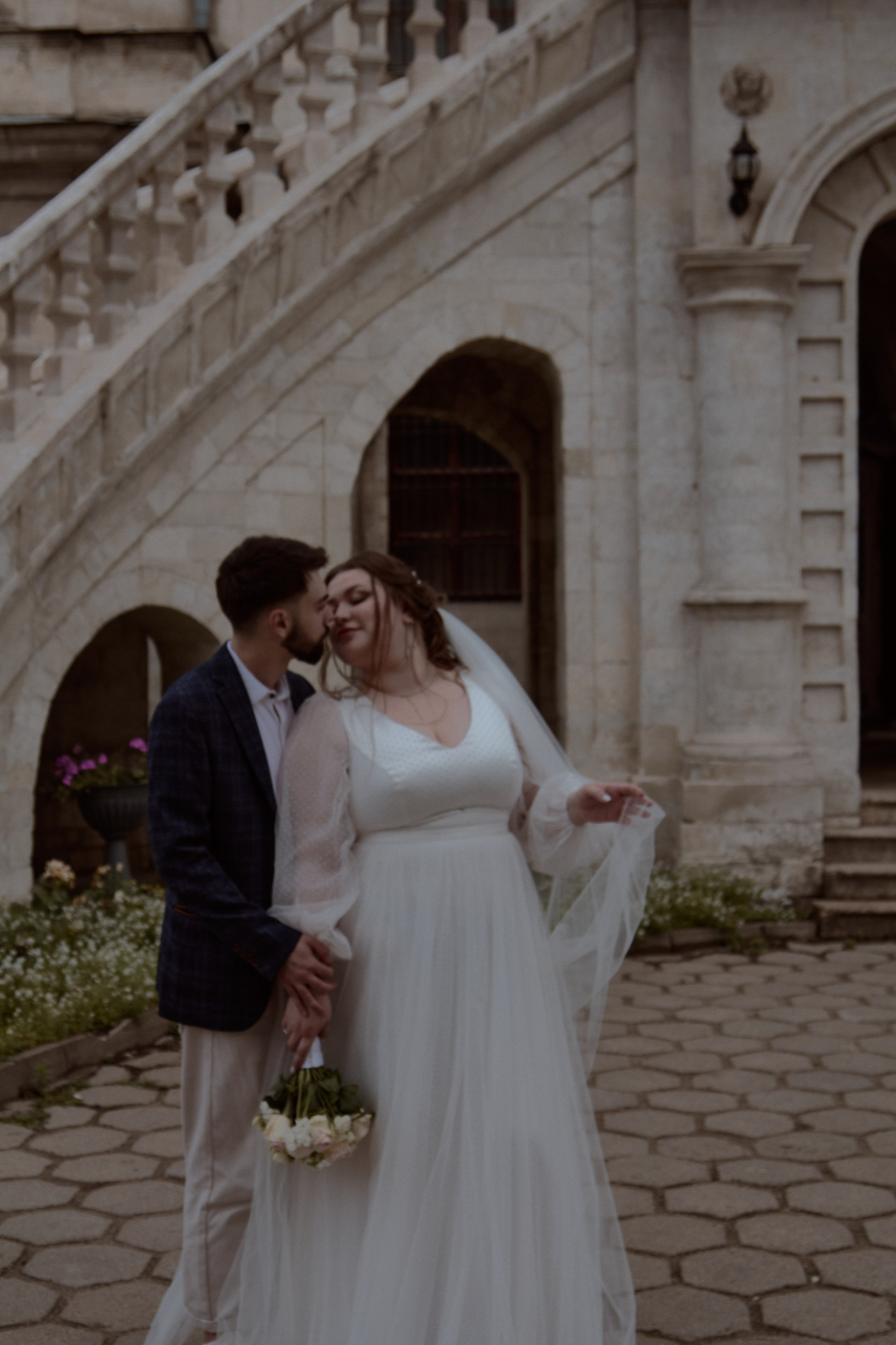 Виктория и Даниэль. Владимирский храм. Фотограф лавстори Москва/МО Приятелева Ангелина