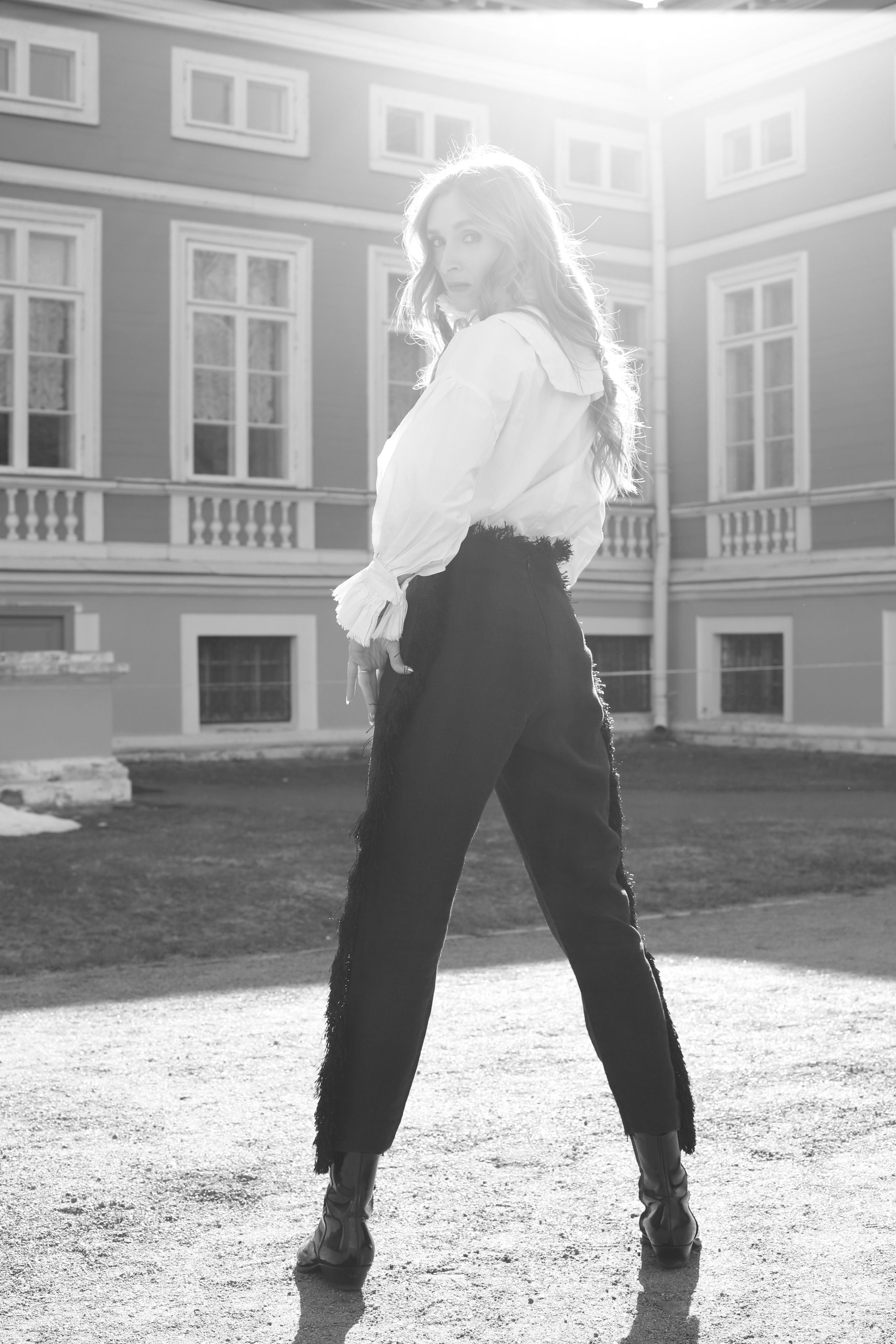 LOOKBOOK. Фешн дизайнер, фотограф, художник Яна Лазарева в Москве