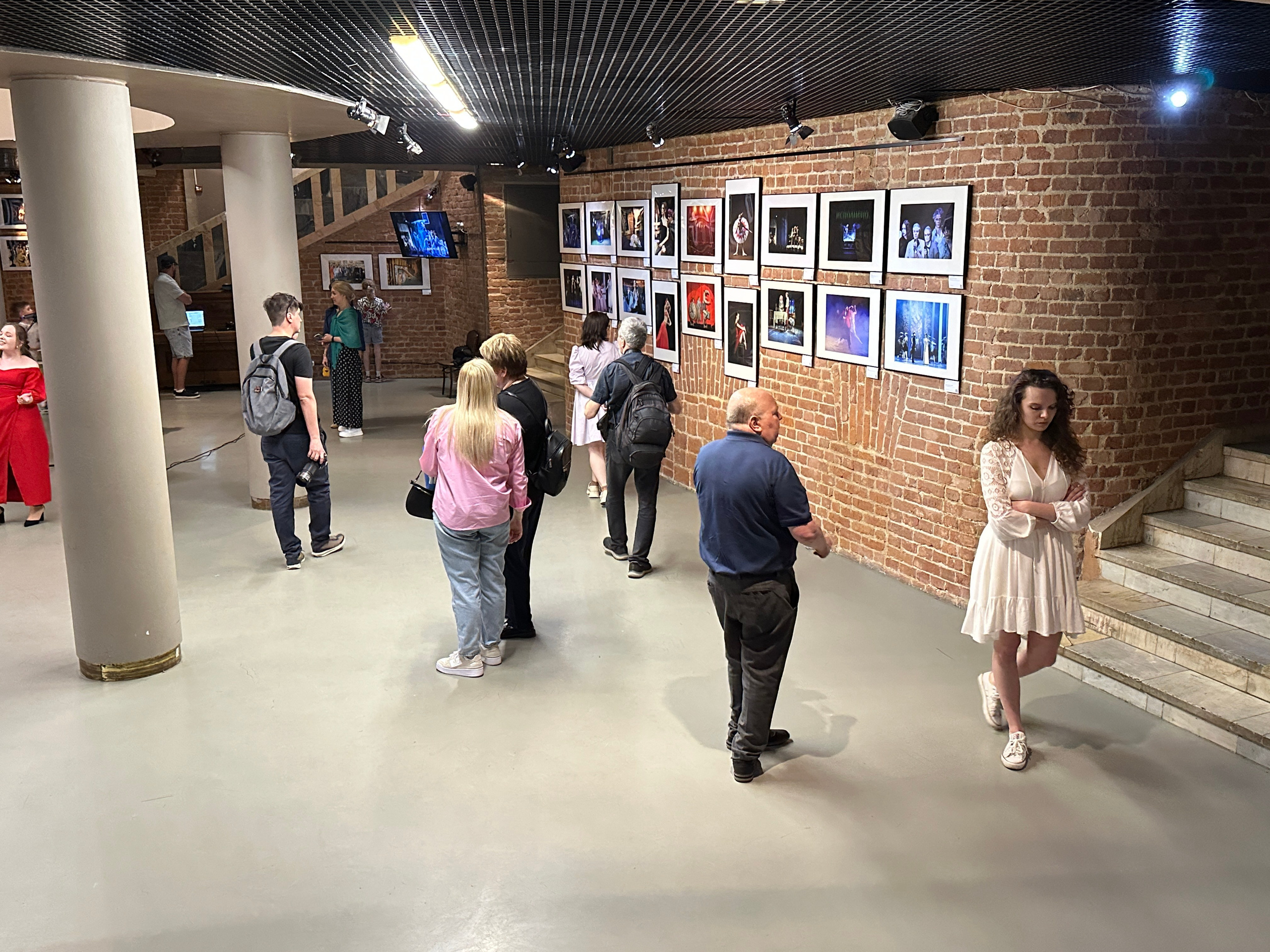 МОЛОДОЙ ТЕАТР. Reportage, architectural, fine art photographer Lena Melnikova in Moscow