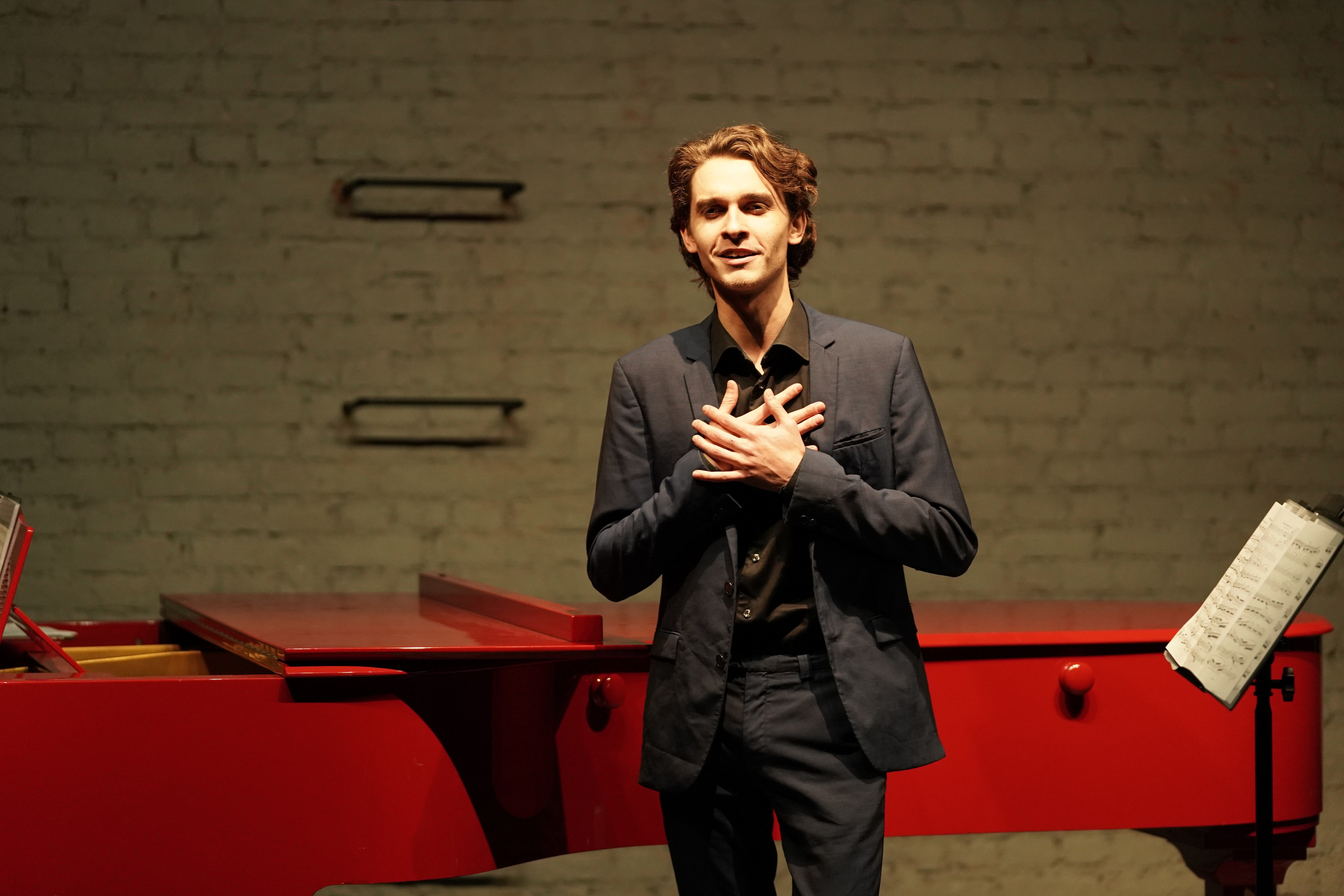 В сумраке Есенин-центра. 7/11/25. Фотограф Строгино Яна Гавриленко