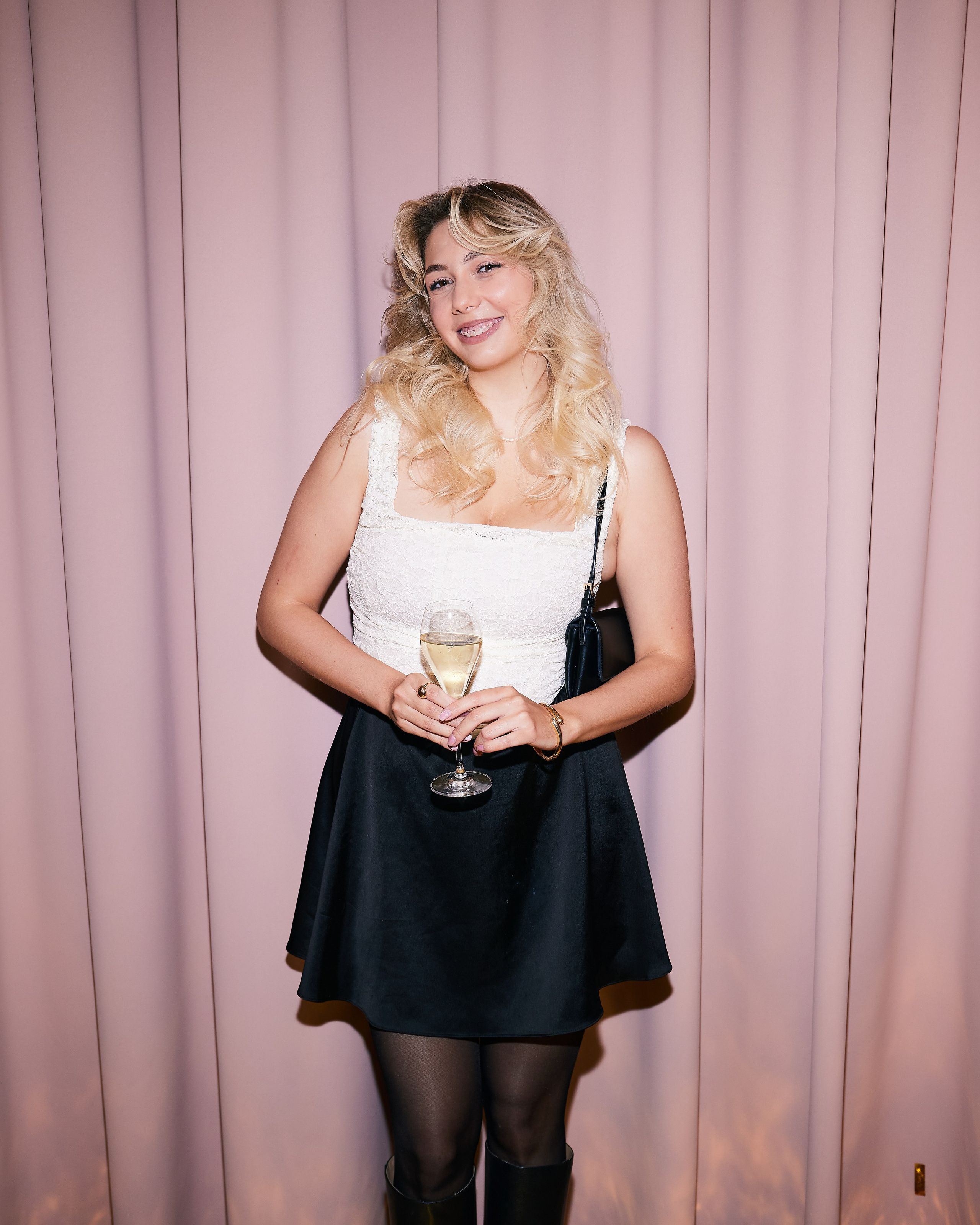 No Drama открытие