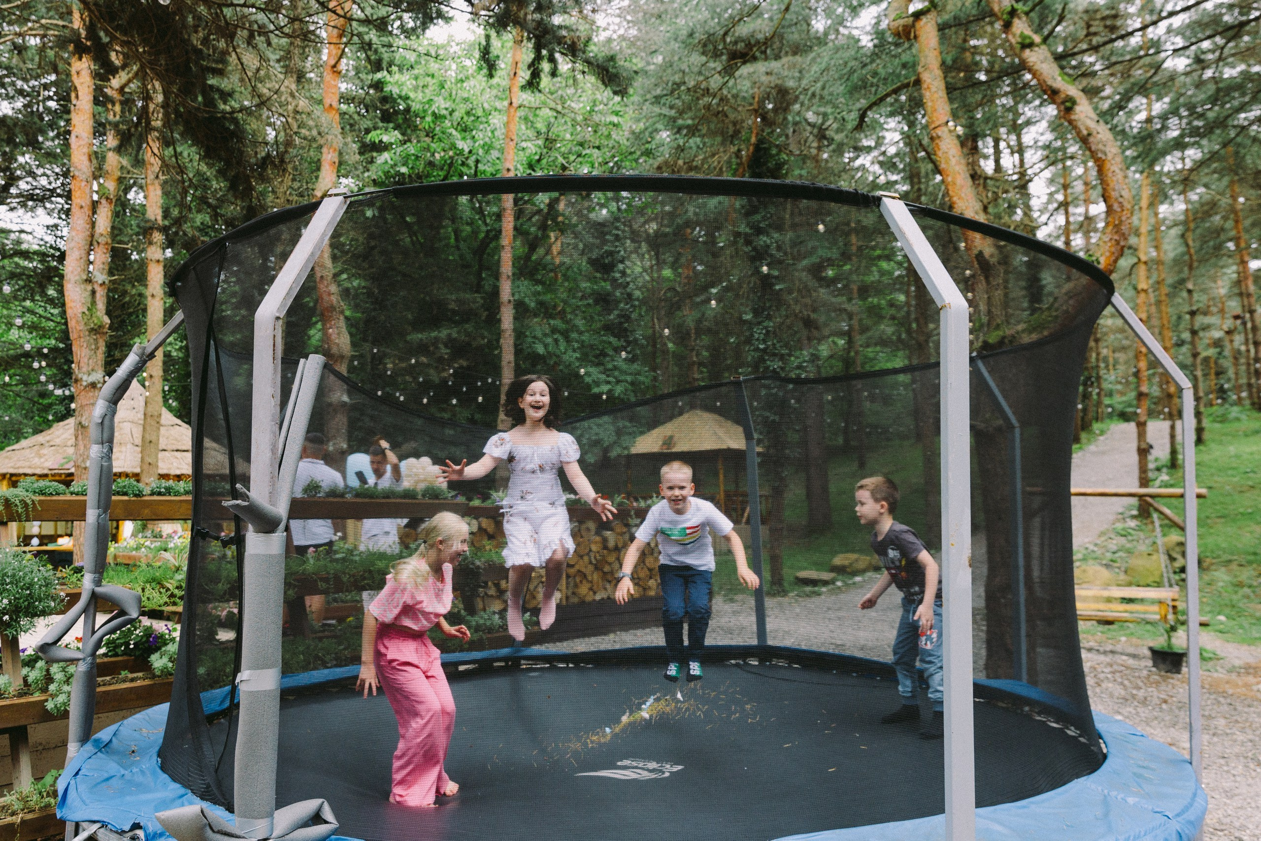 Фотограф на день рождения — ресторан Форест. Свадебный фотограф в Абхазии, Сухум, Гагра, Сочи