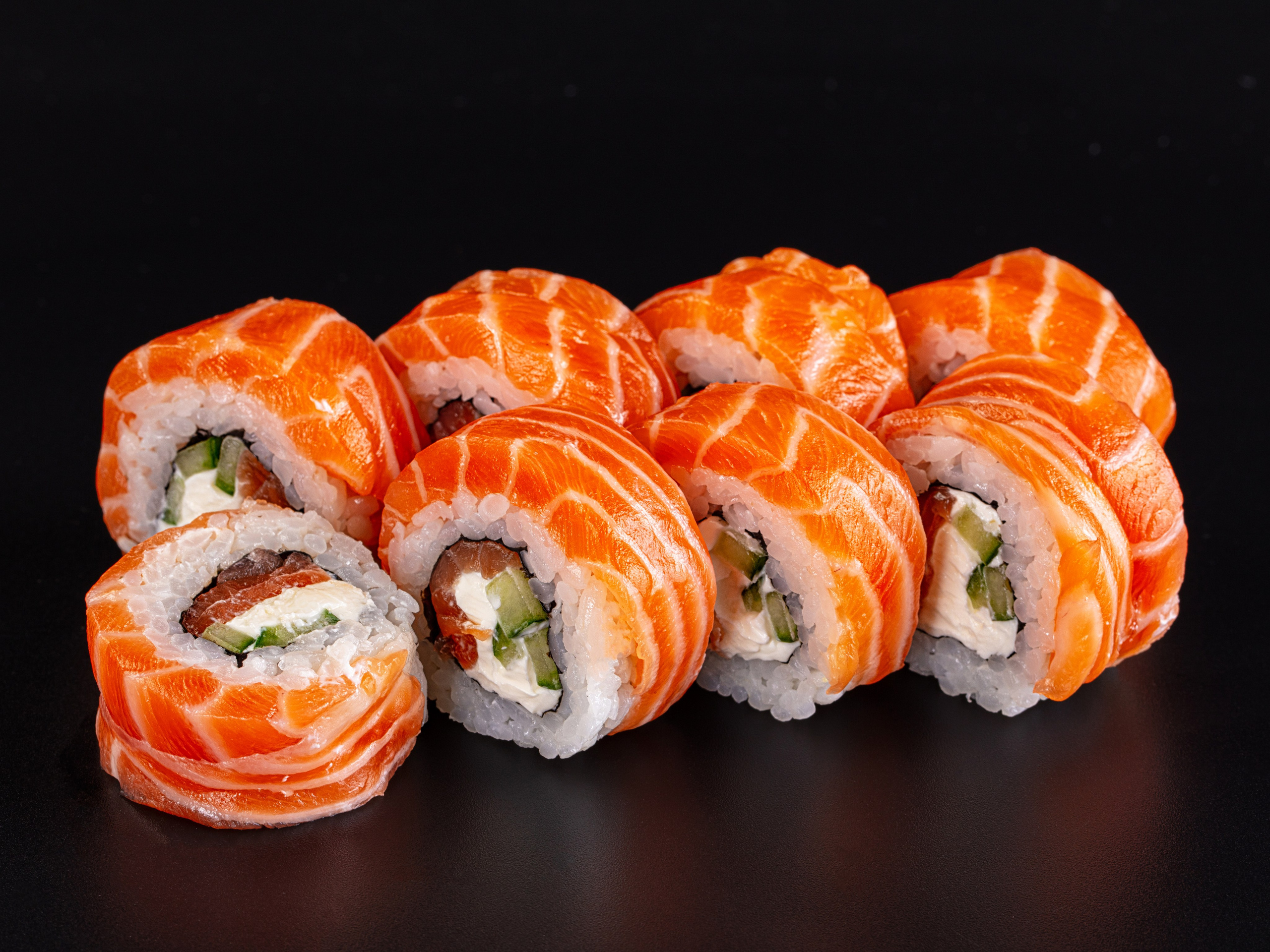 Фотосъемка суши и роллов. Заказ по тел.: +7 (906) 006-90-22. Фуд-фотограф Андрей Старостин — съемка еды в Москве. 9000 руб. в час