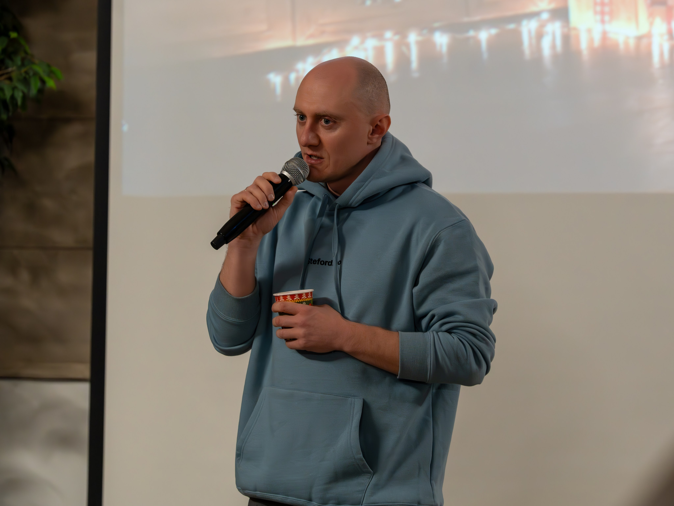 Предновогодняя встреча в пространстве Steford Hub. Репортажный фотограф в Красной Поляне и Сочи Павлюченко Екатерина