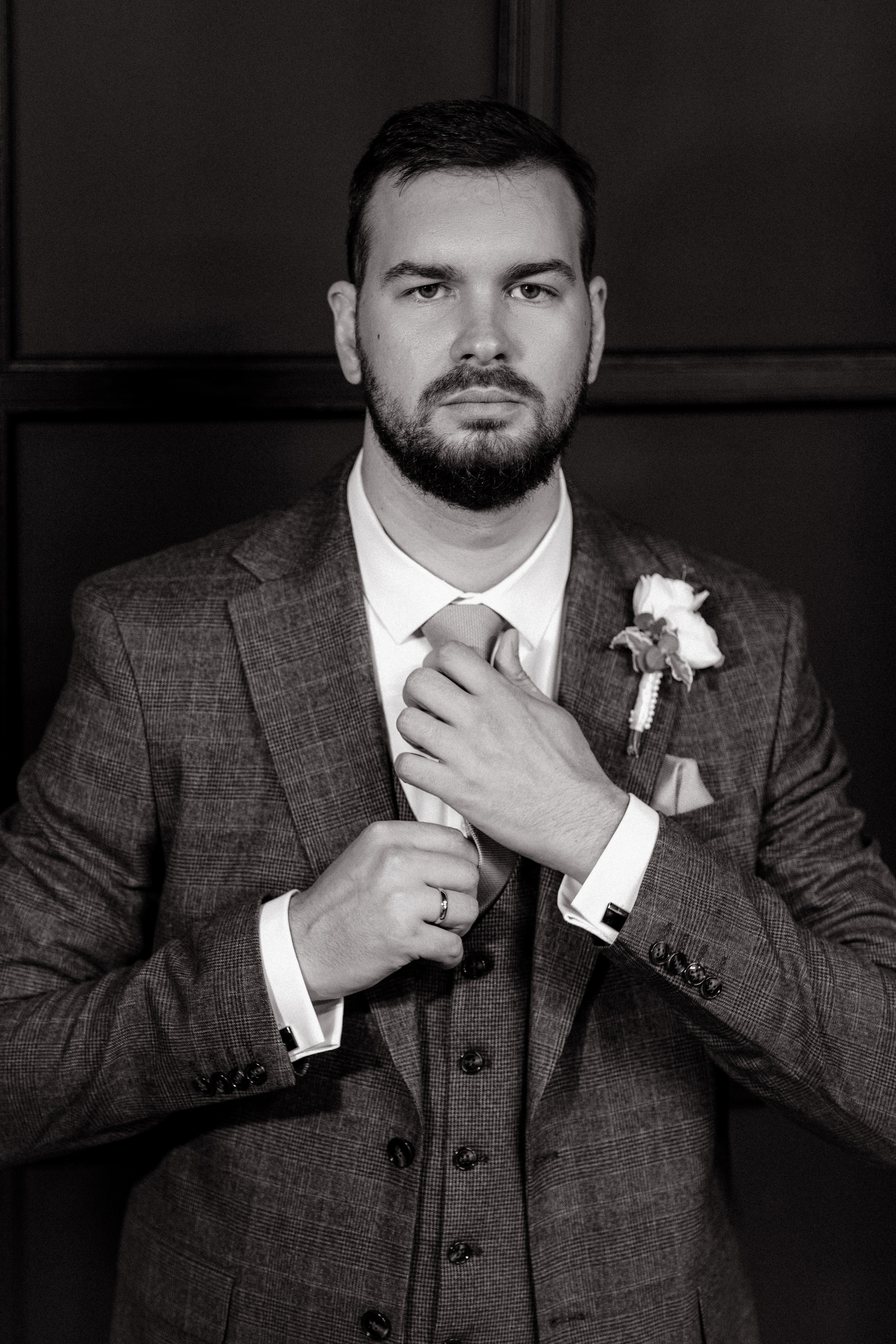 Портфолио свадебного фотографа в Москве. Фотосессия с лошадьми Москва. Фотограф на свадьбу в Москве. Свадебная фотосессия на черном фоне. Фотограф в Москве Валерия Рожкова