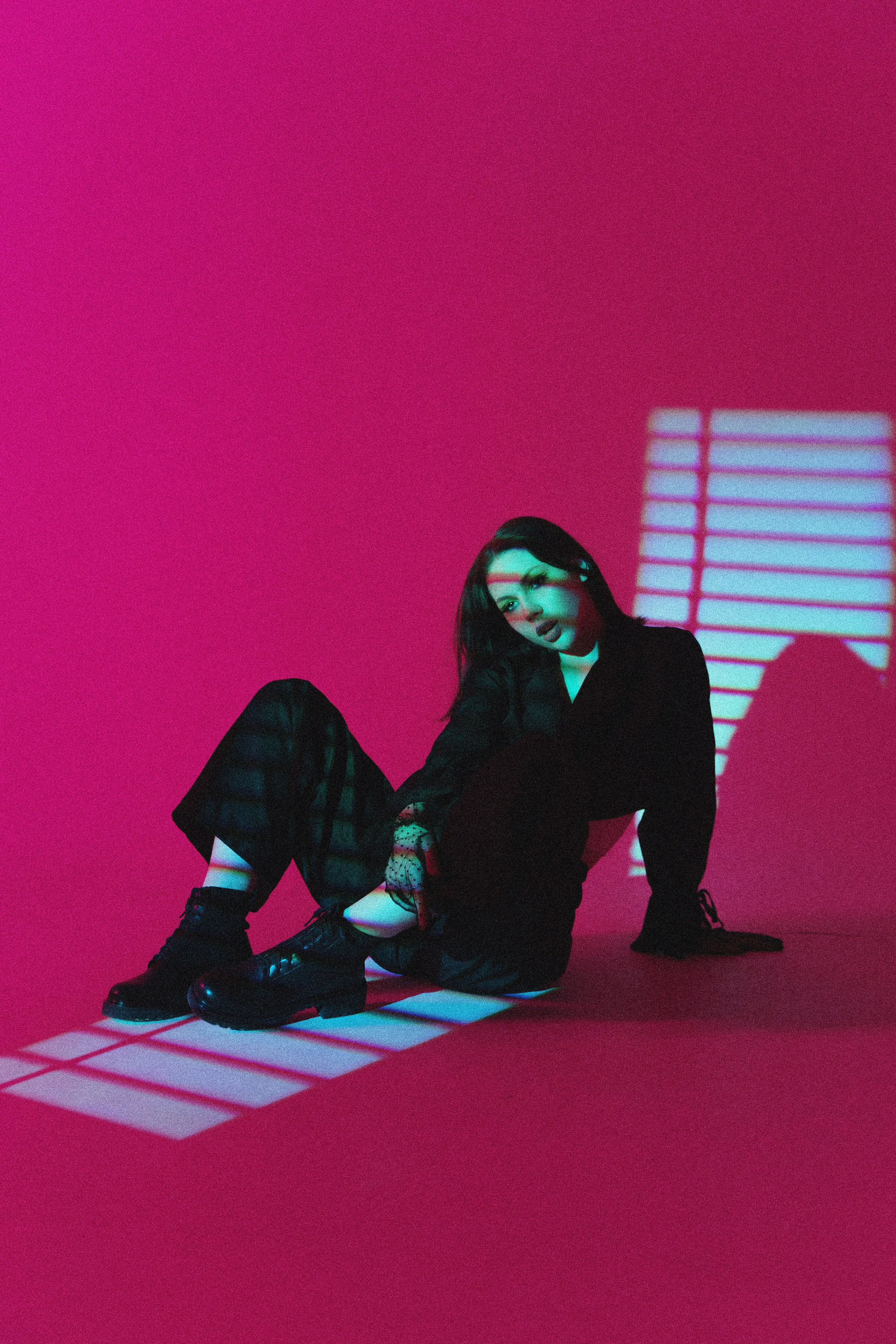 Цветной свет и Соня. Фотограф Надежда Погребняк | Рязань | Москва