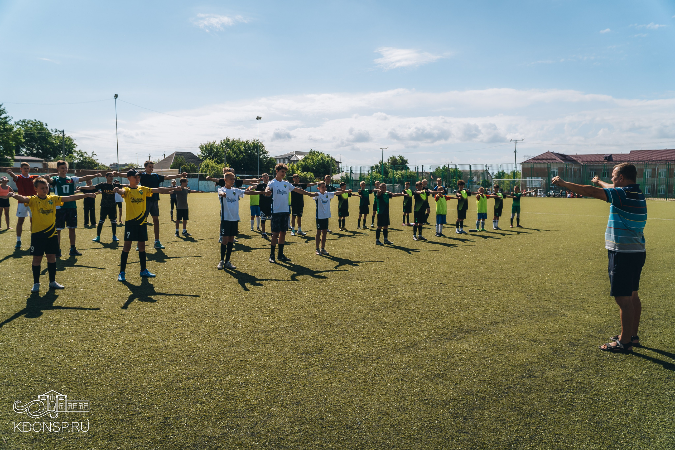 «Зарядка со спортсменом». Новотитаровский Дом культуры