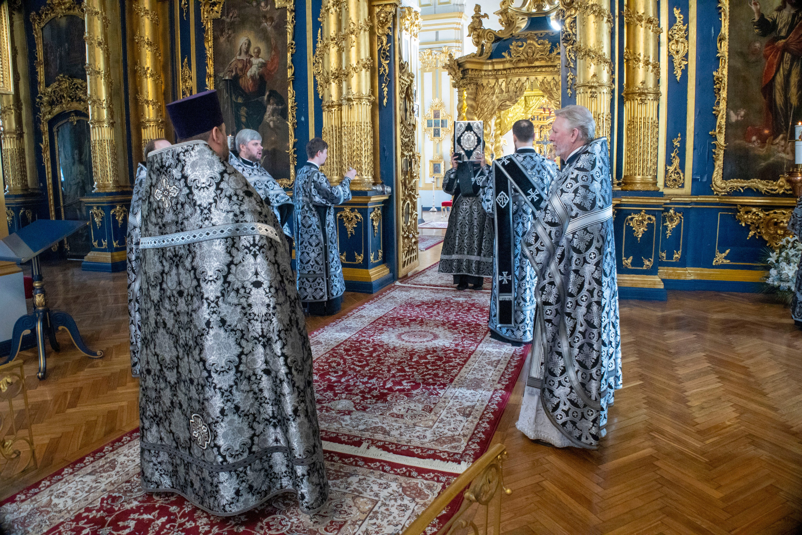ВЕЛИКАЯ СУББОТА. НИКОЛО-БОГОЯВЛЕНСКИЙ МОРСКОЙ СОБОР