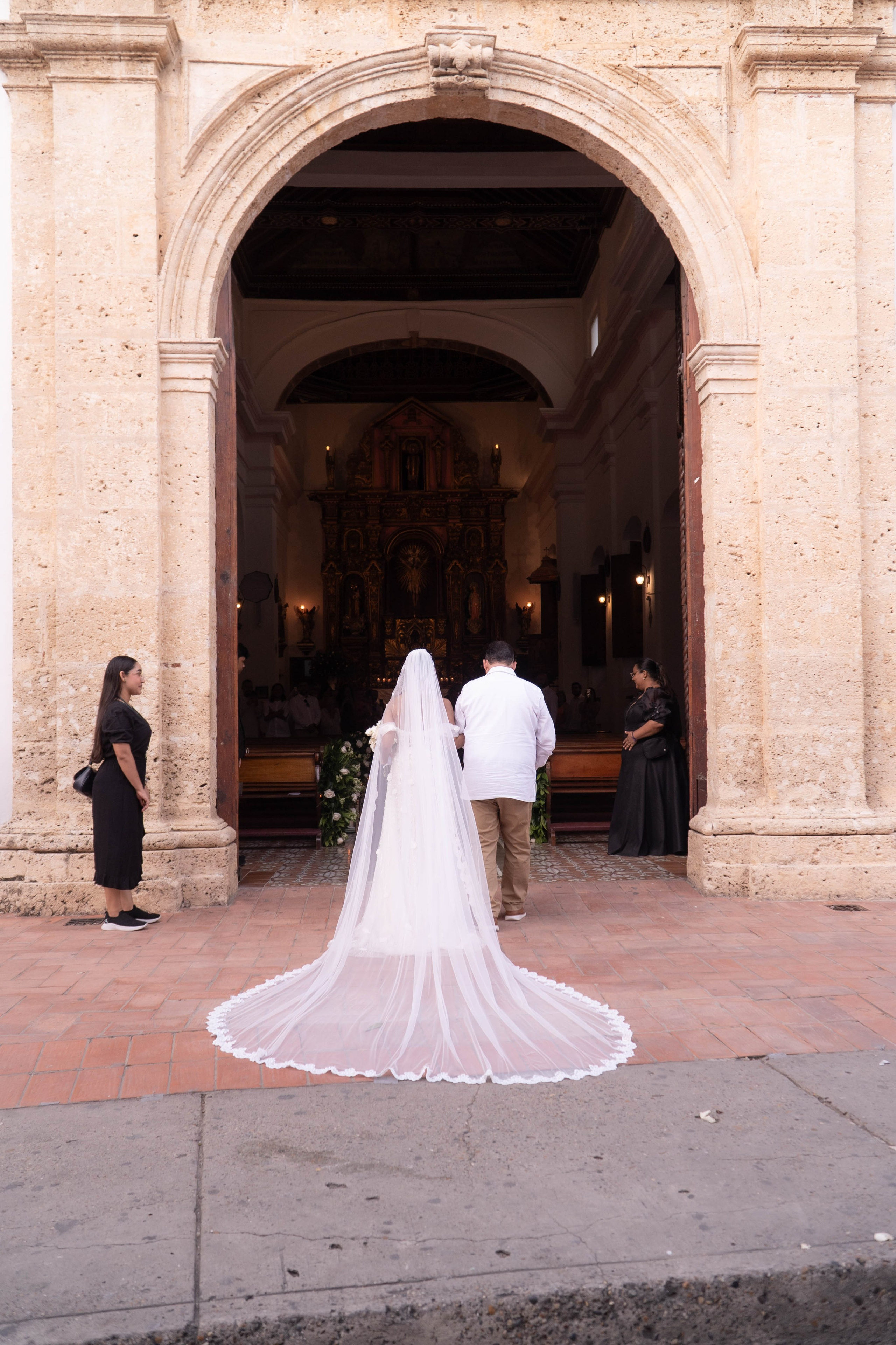 Catalina and Romain. Wedding Photographer in Barcelona and Medellin
