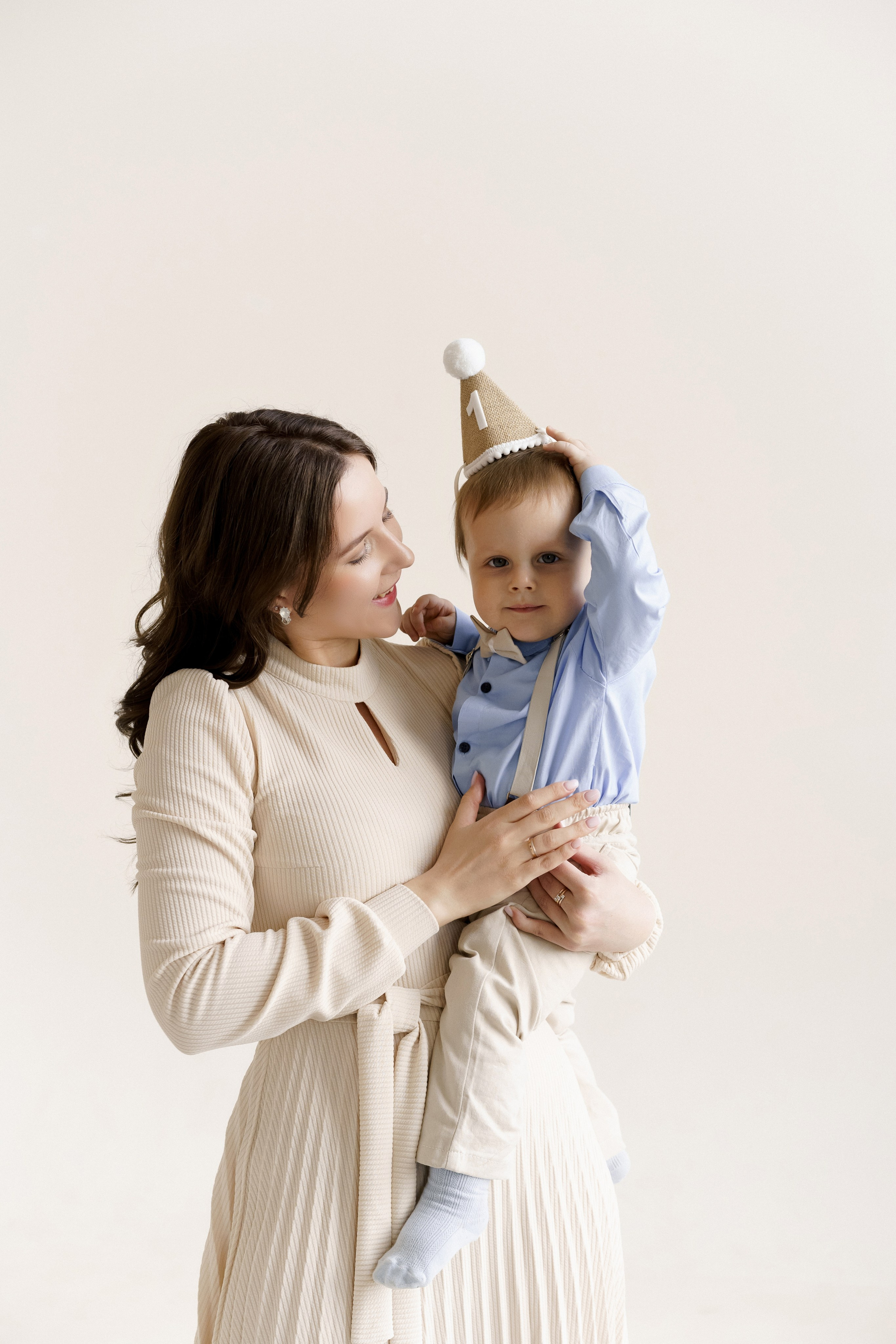 Первый годик. Моменты и истории о вас настоящих