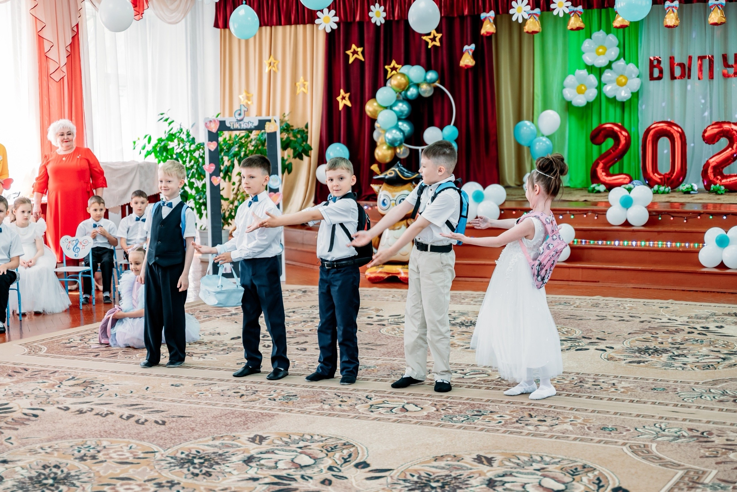 Выпускной 2025 детский сад 61. Фотограф Алёна Царькова. Киселевск