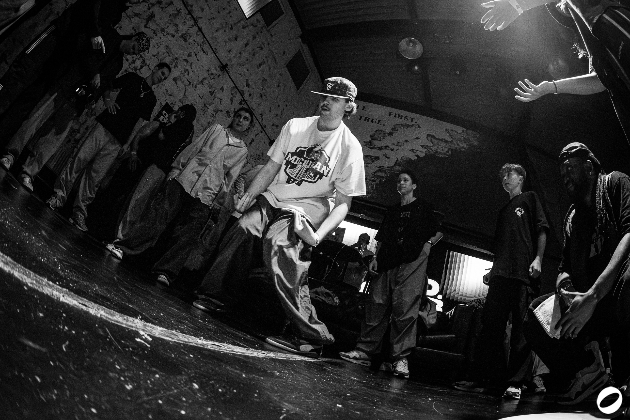 ODD.CLUB 04/04 (@youlovebu). Соня бу тебя сфоткала