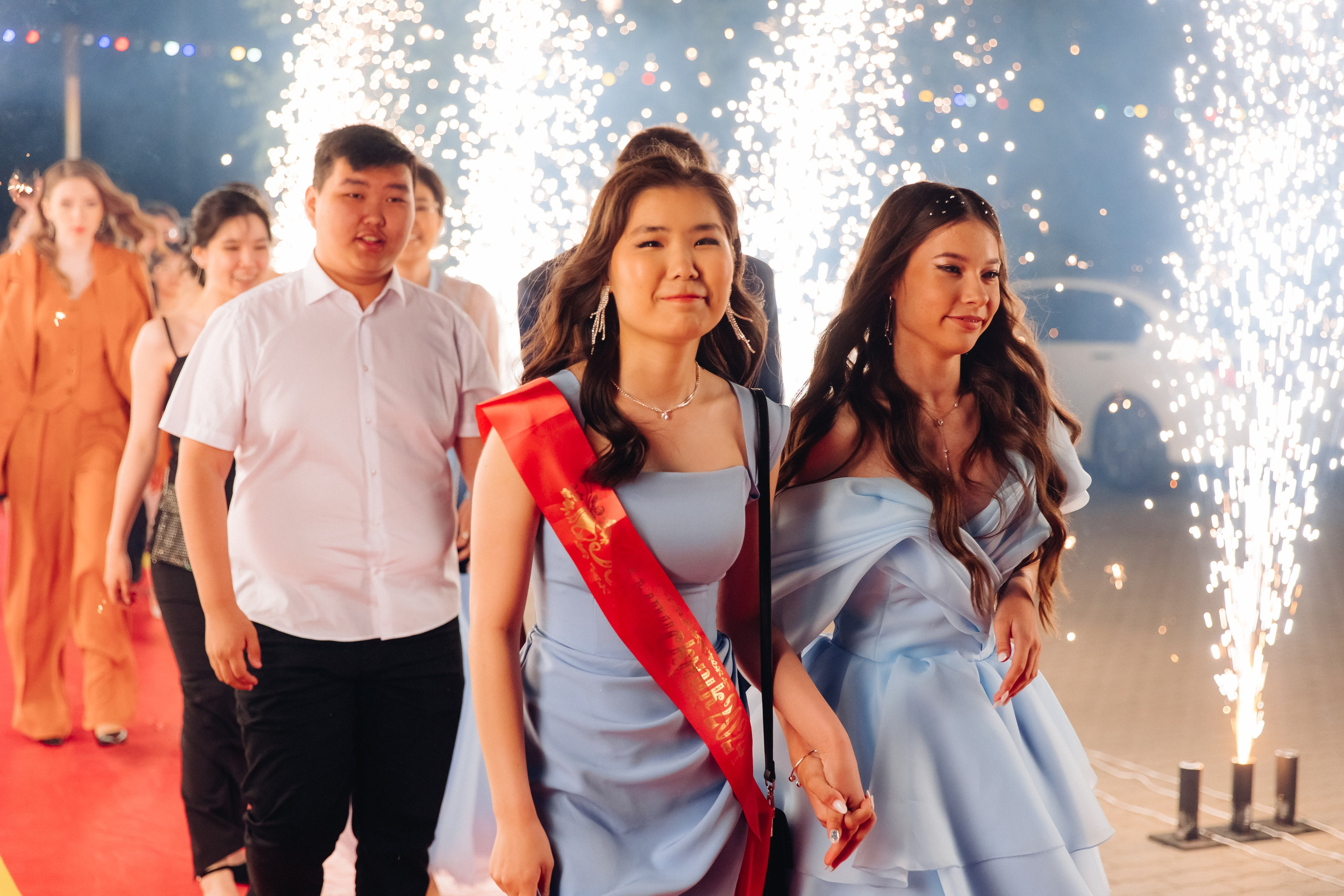 Выпускной вечер. 49 школа. Баран на корове. Свадебный и семейный фотограф в Улан-Удэ