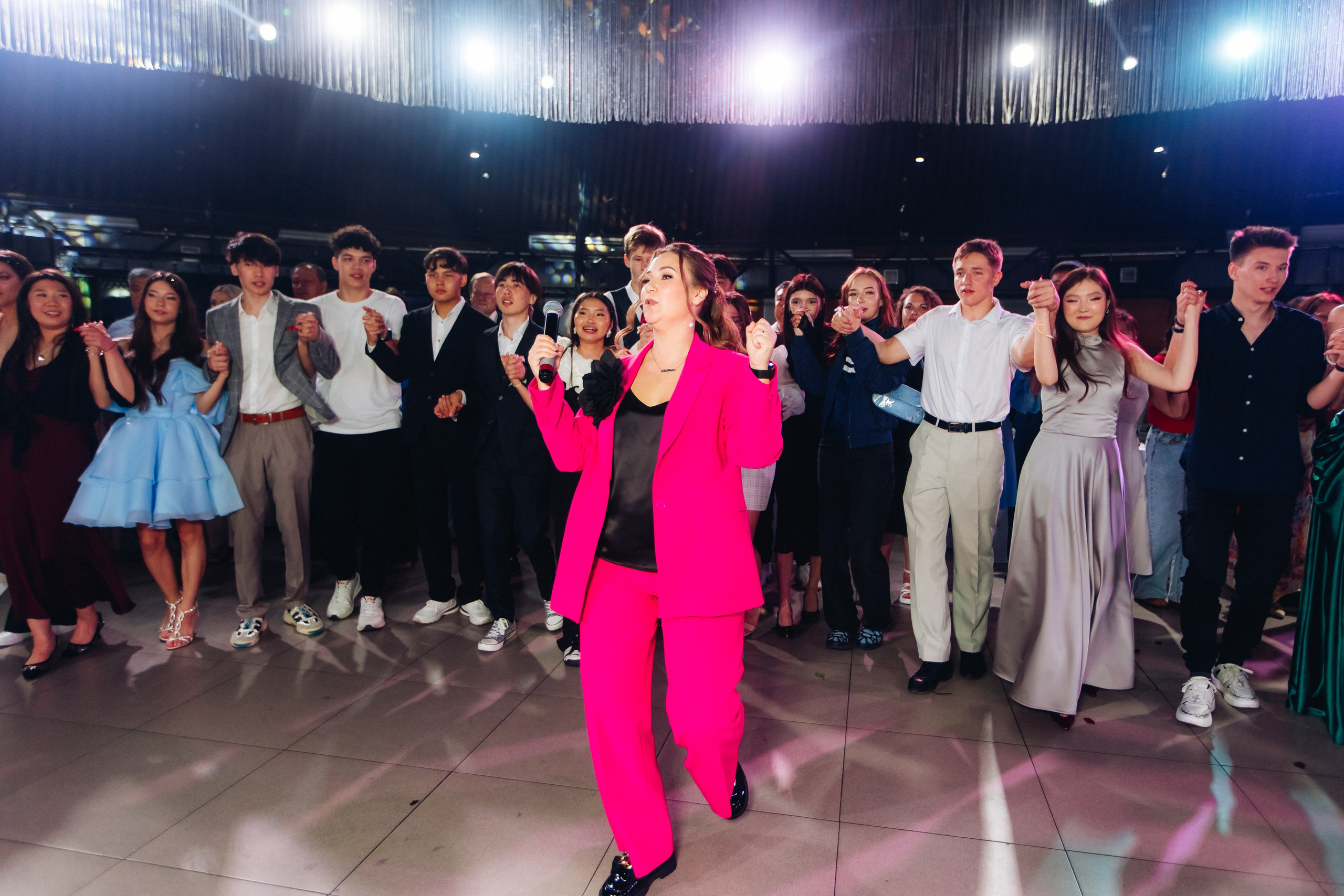 Выпускной вечер. 49 школа. Баран на корове. Свадебный и семейный фотограф в Улан-Удэ