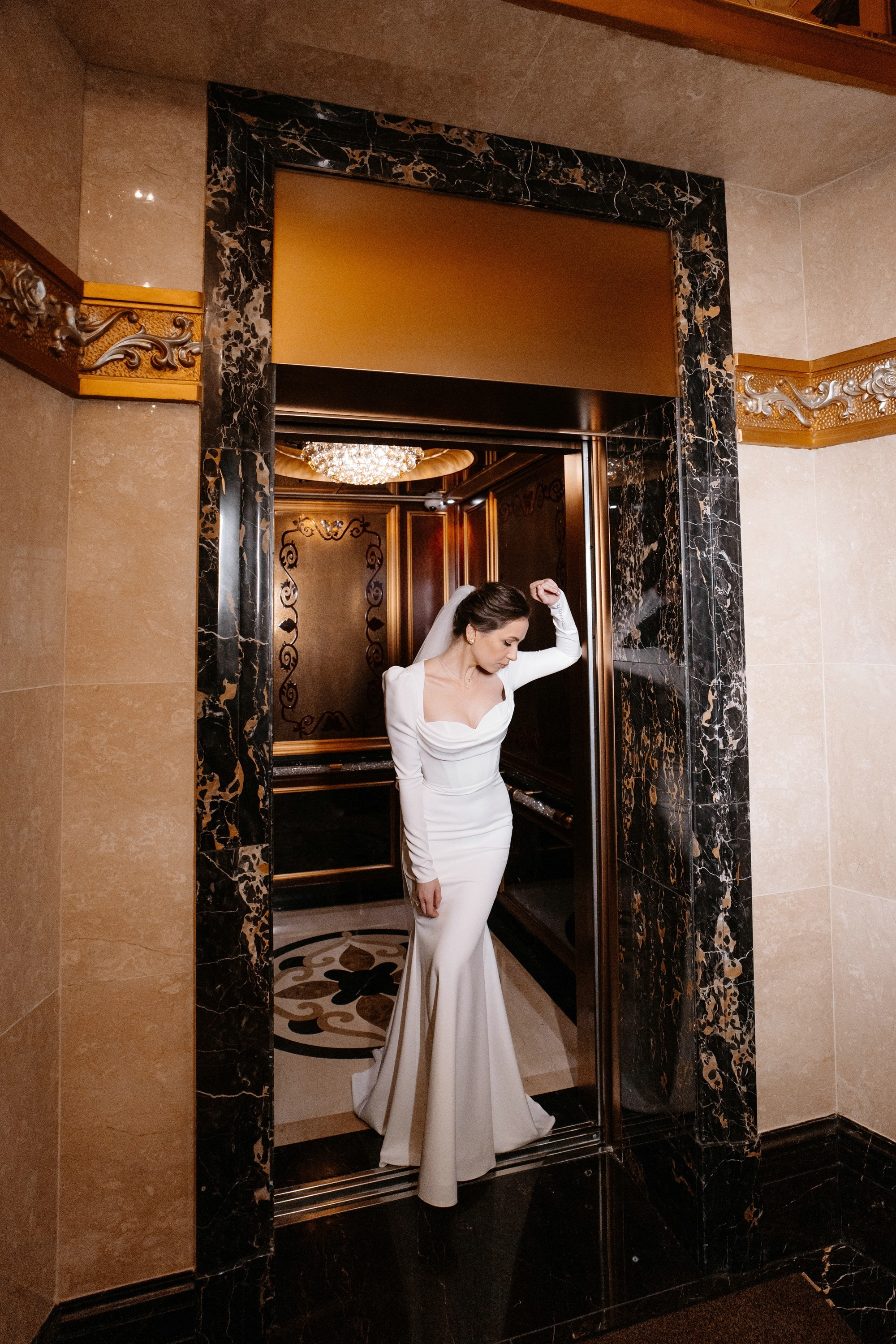 Фотосессия свадьбы в Lotte Plaza. Свадебный и семейный фотограф в Москве Светлана Зоткина