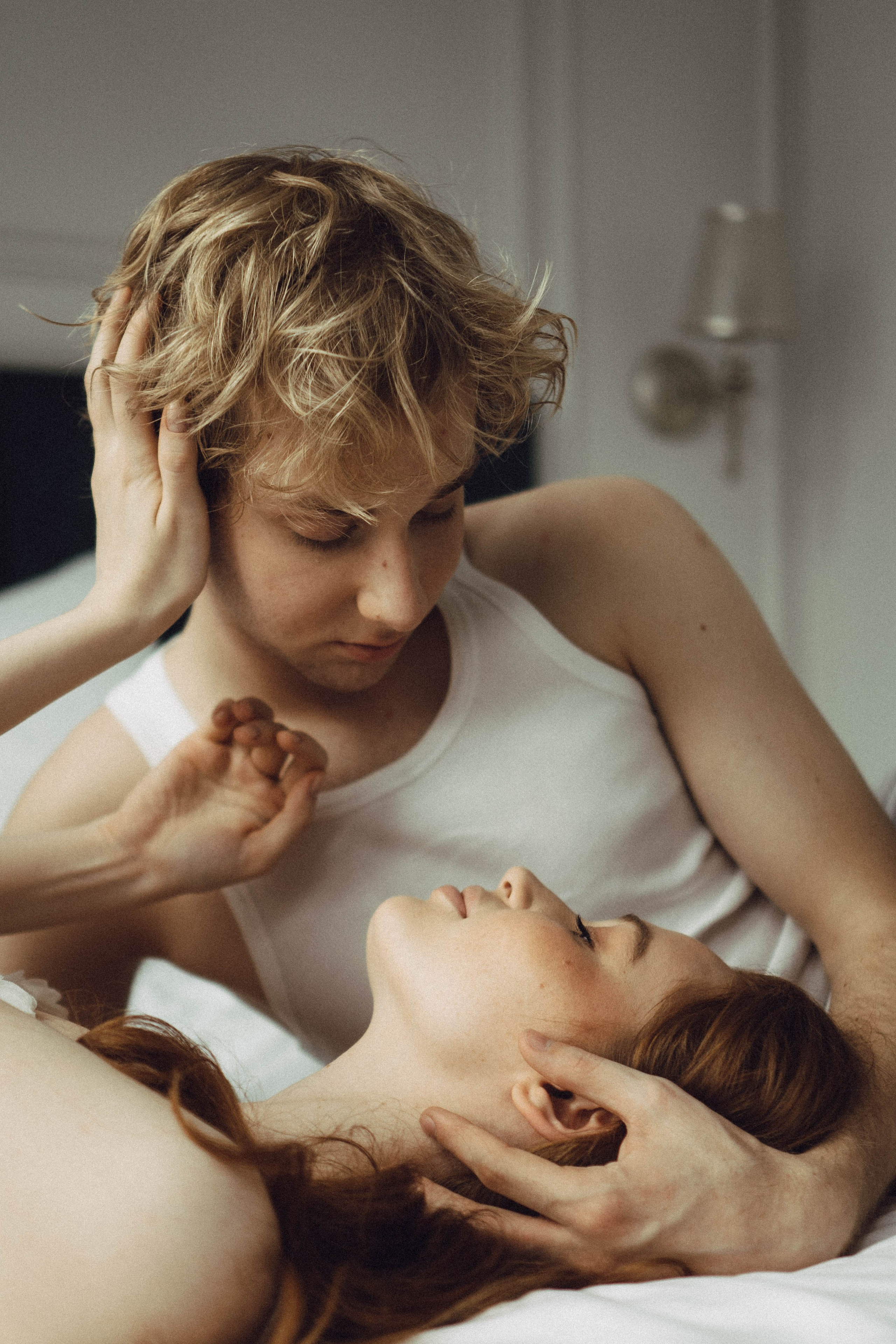 СВАДЕБНАЯ СЬЕМКА В ОТЕЛЕ. СБОРЫ ЖЕНИХА И НЕВЕСТЫ И ТАКЖЕ ТОР И ПОДГОТОВКА К ПРОГУЛКЕ. Профессиональный фотограф, Санкт-Петербург — Виктория Богомолова