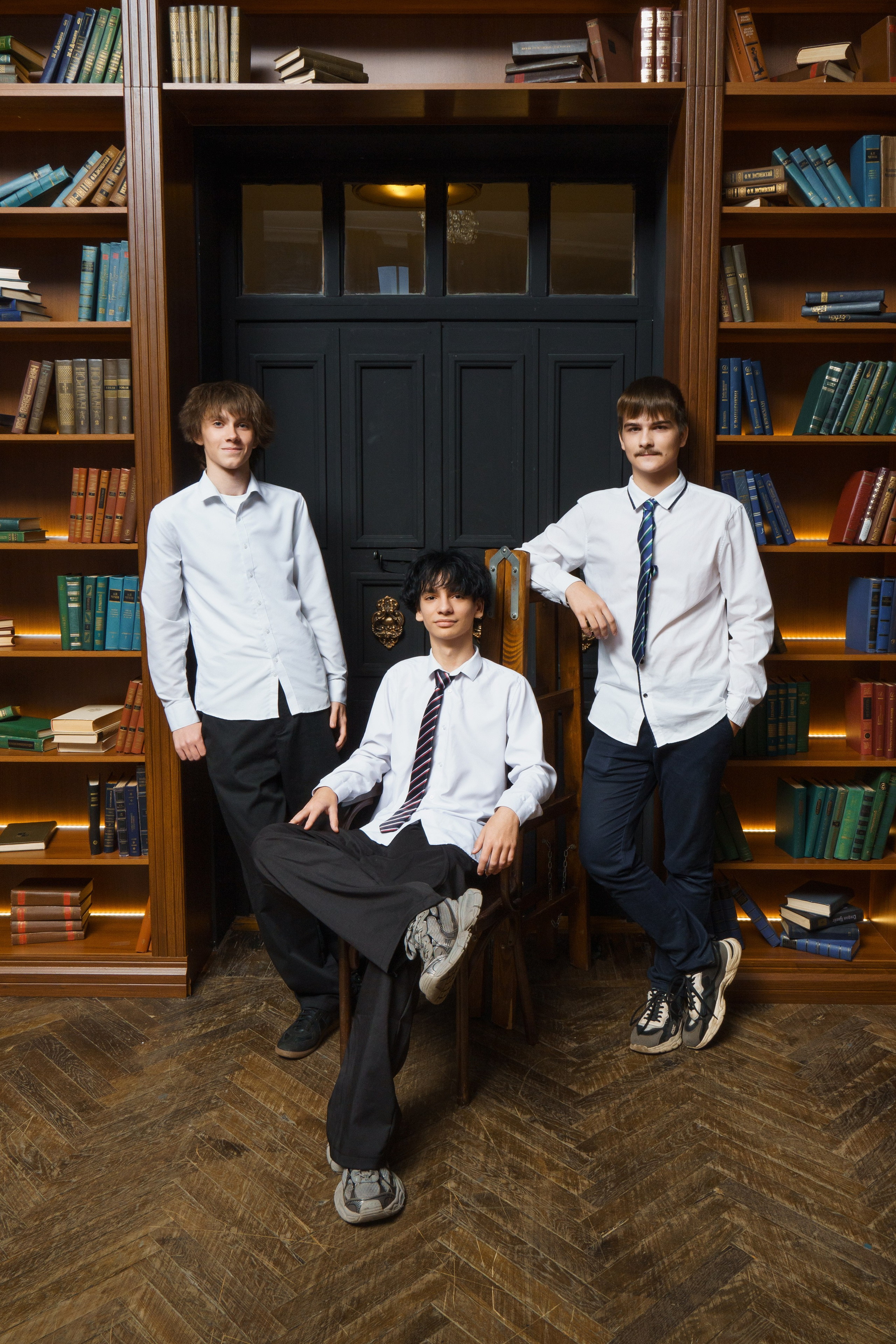 Локация для коллективных кадров № 3. Выпускные альбомы клевербук Воронеж