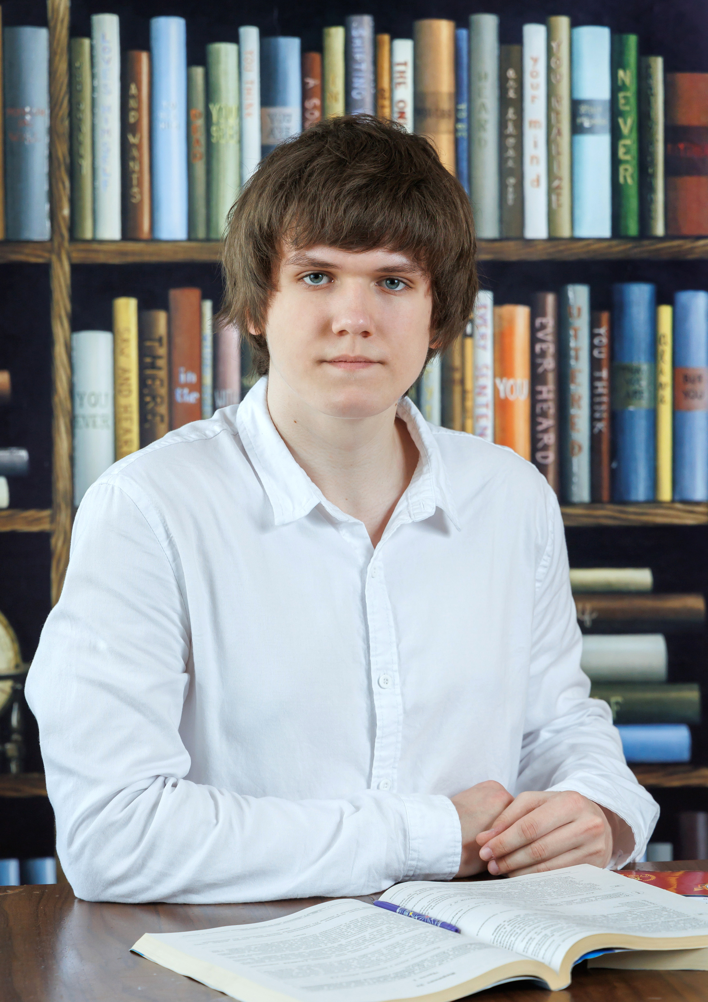 Книга С13 многостраничная. Выпускные фотоальбомы и фотокниги в г. Балашове, студия, сувениры