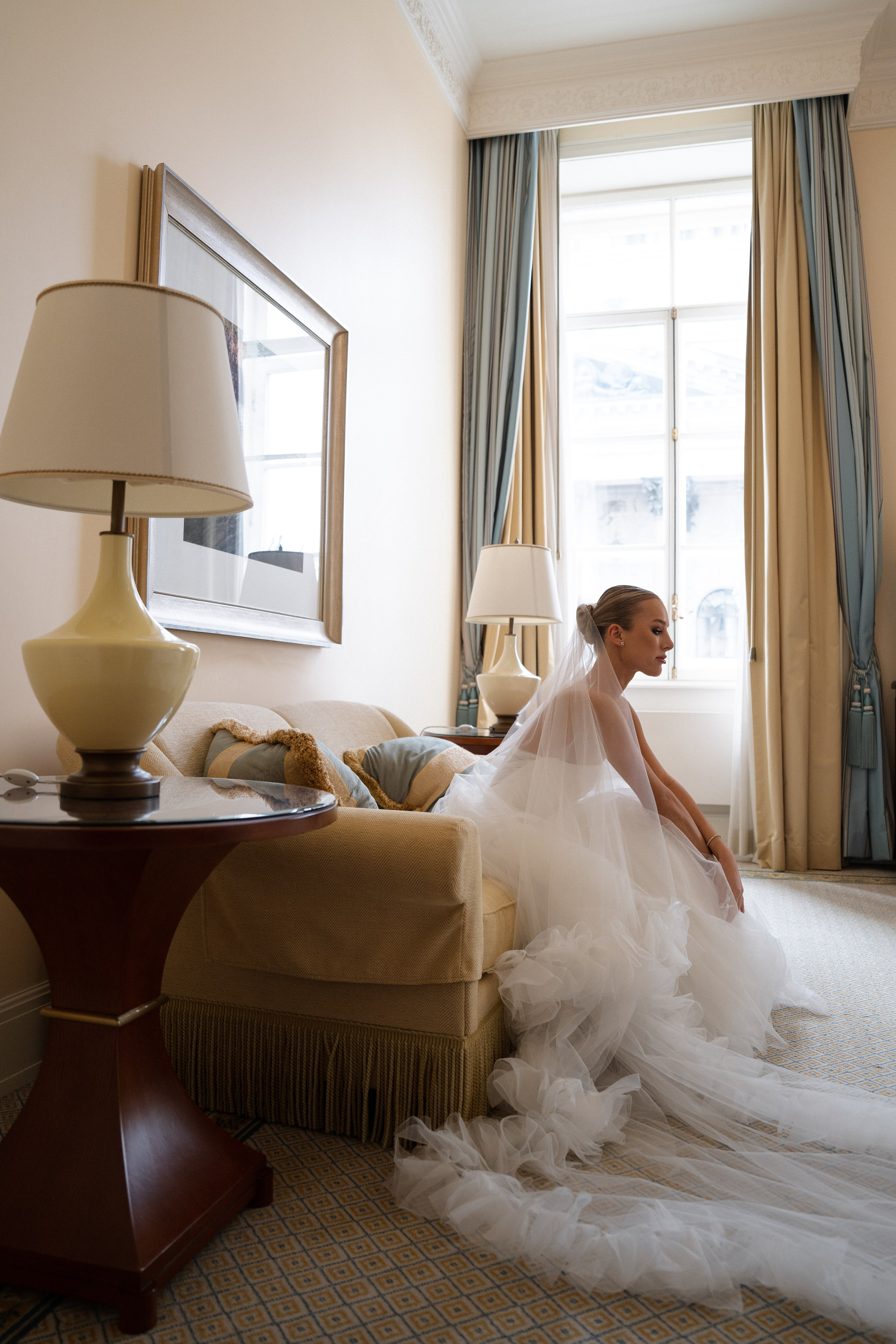 Анна Сергей. Камерная свадьба в Фосизонс в стиле неоклассика. Свадебный фотограф организатор в Санкт-Петербурге Ассоль Опарина