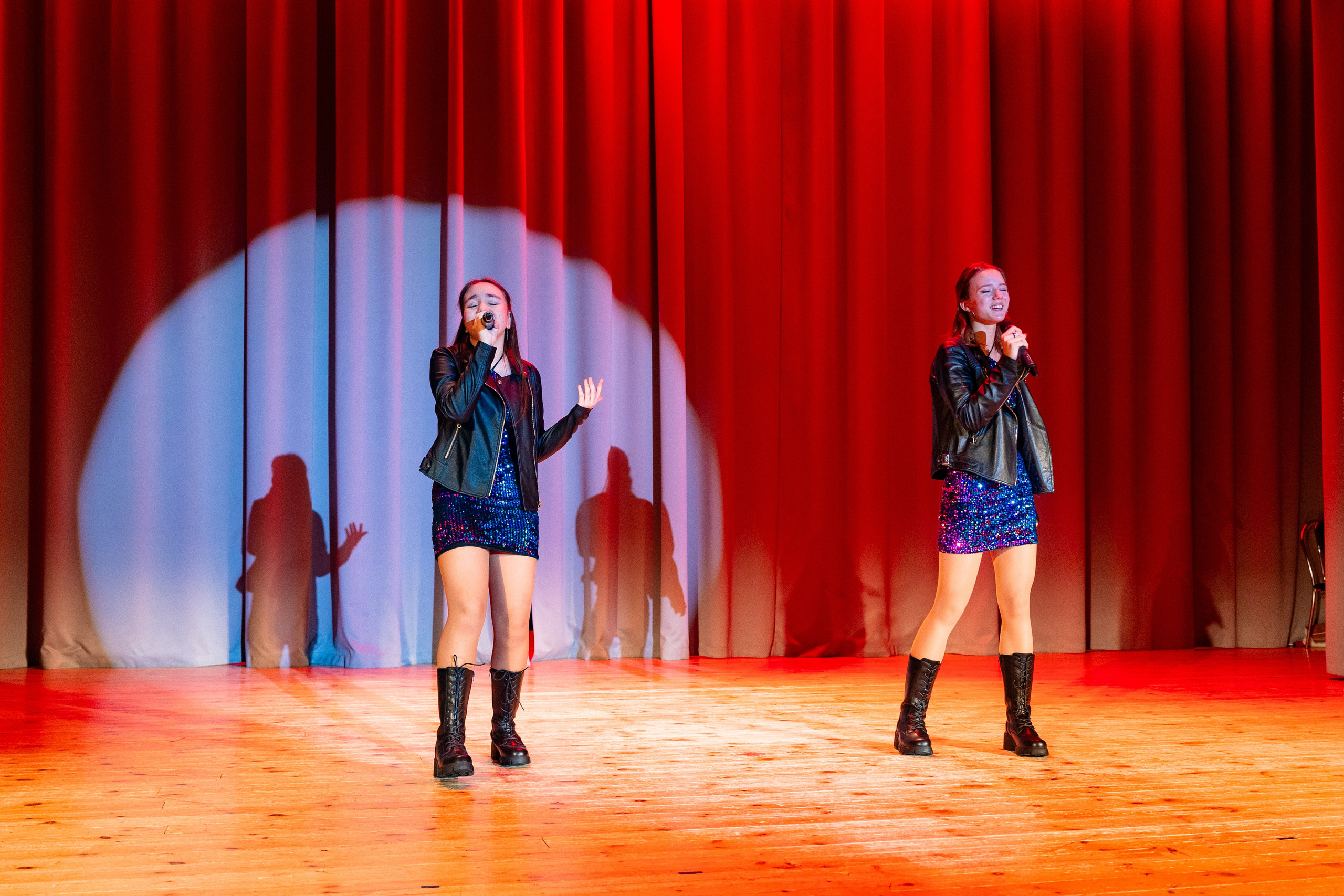 Концерт ДК Буривестник. Фотограф Никита Комаров