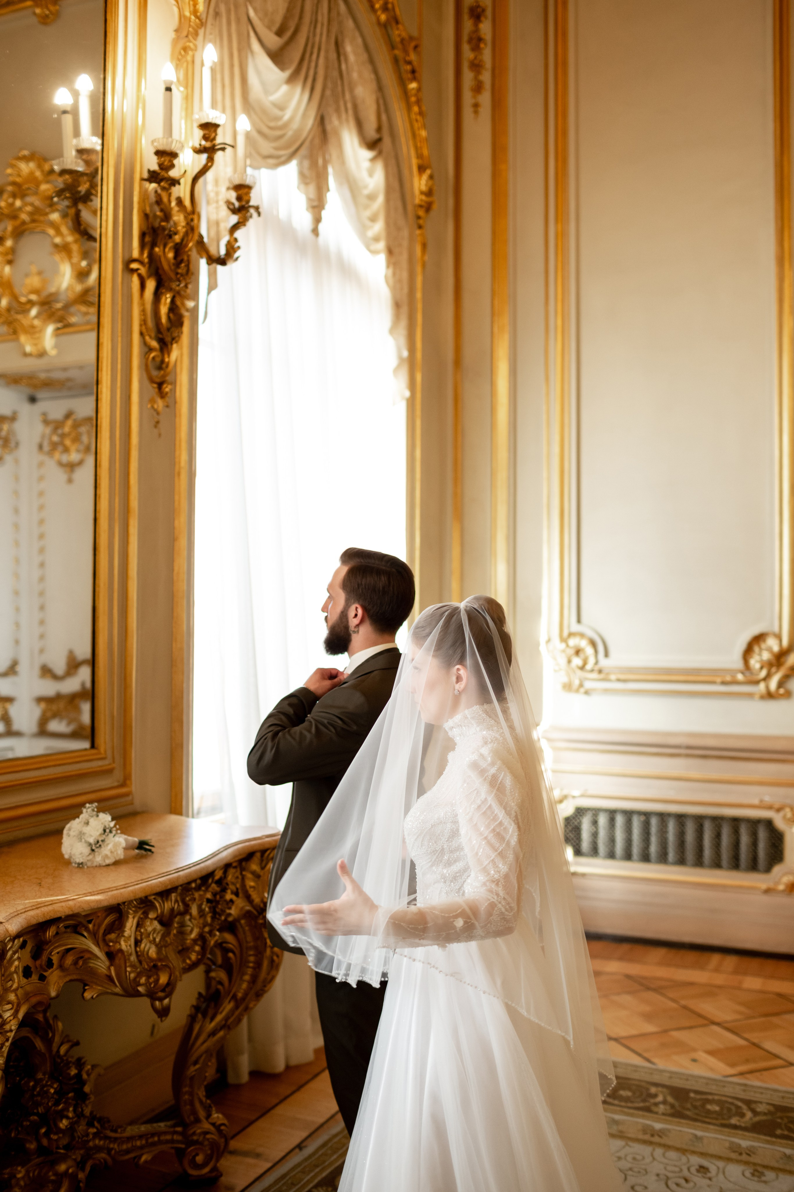 Свадебная фотопрогулка в Петербурге. Свадебный фотограф Кирилл Белый