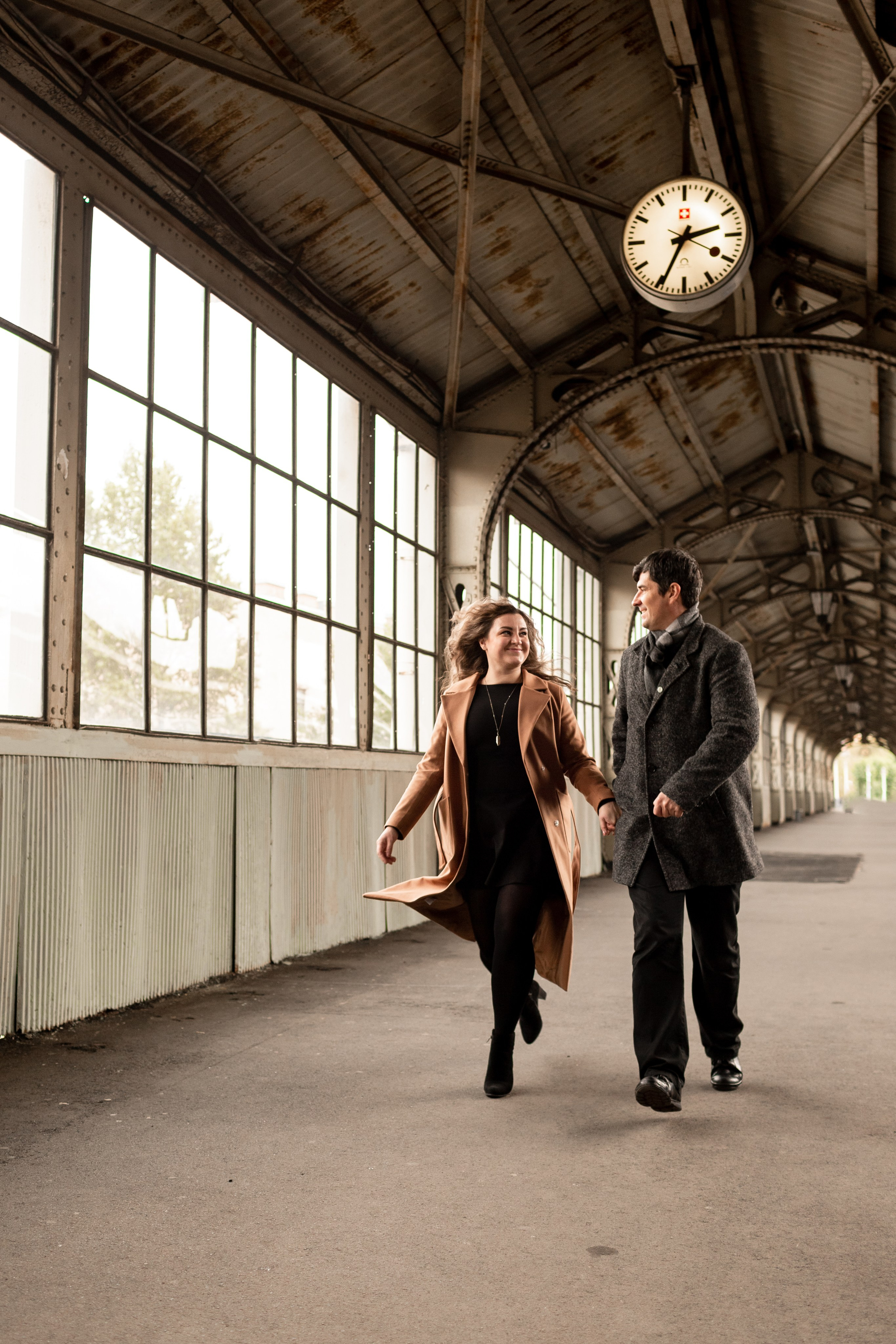 Фотосессия на Витебском вокзале. Свадебный фотограф Кирилл Белый