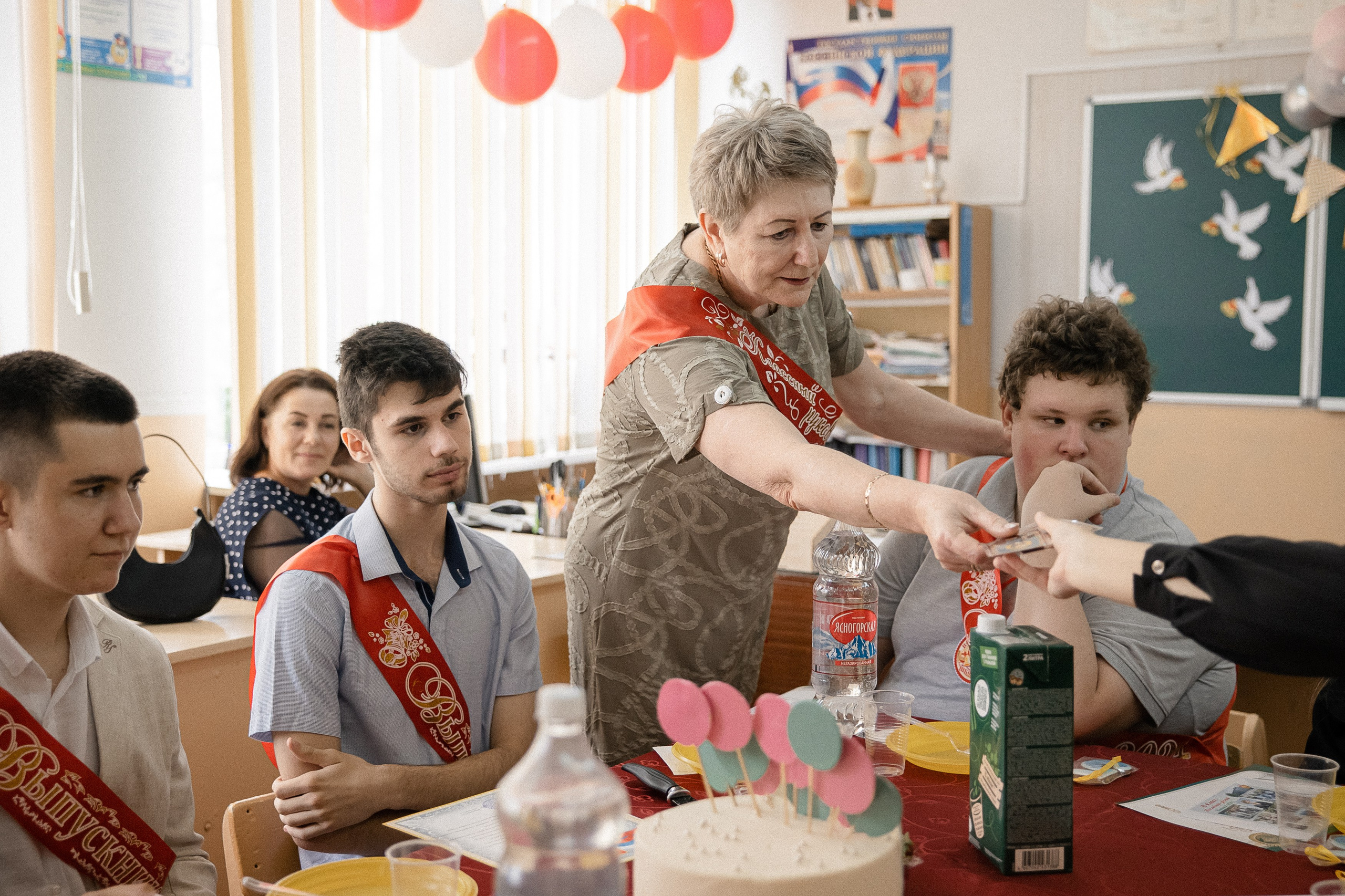 Последний звонок — линейка. Свадебный фотограф Роман Еремеев