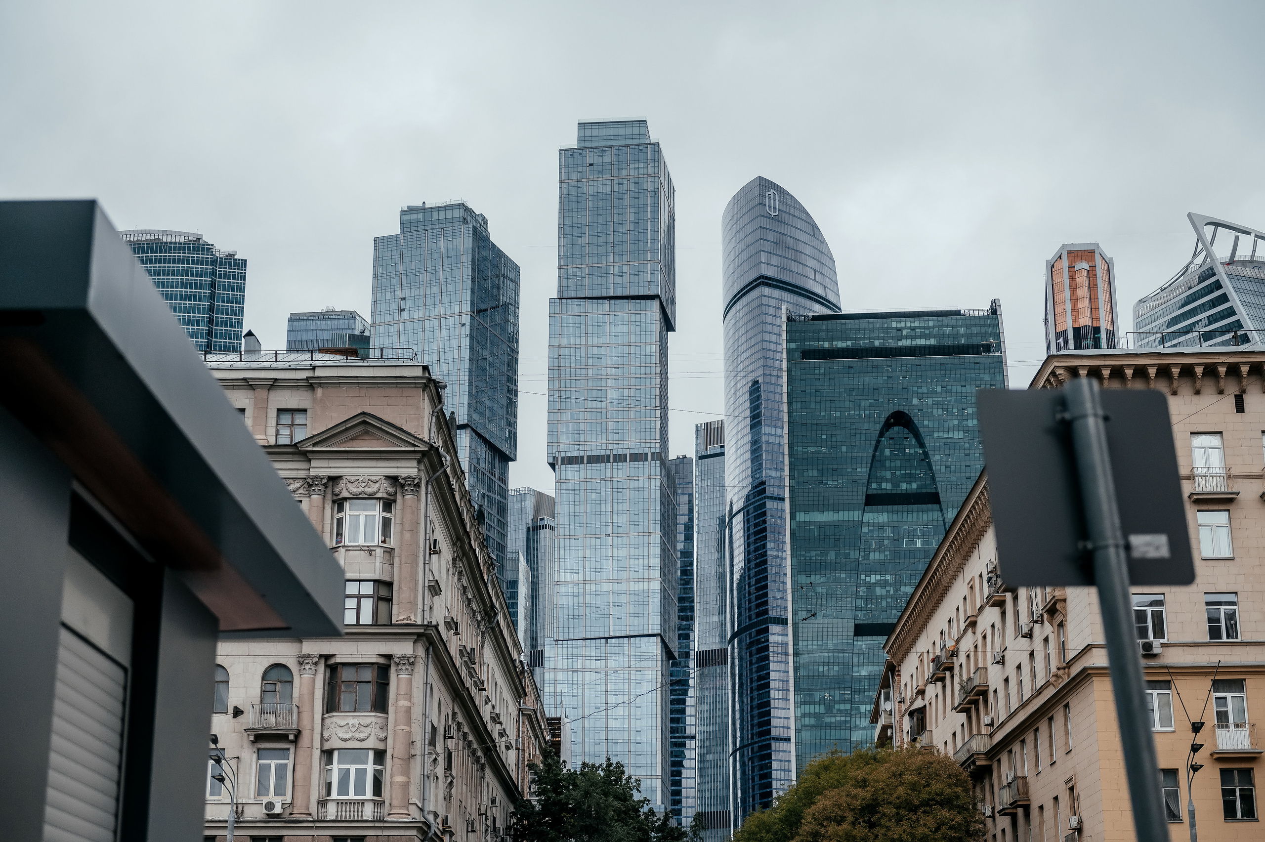 Прогулка в городе и Шуфутинский в 3 сентября. Свадьба для веселых!. Свадебный и семейный фотограф Виктория Носачёва. Щелково, Москва и МО