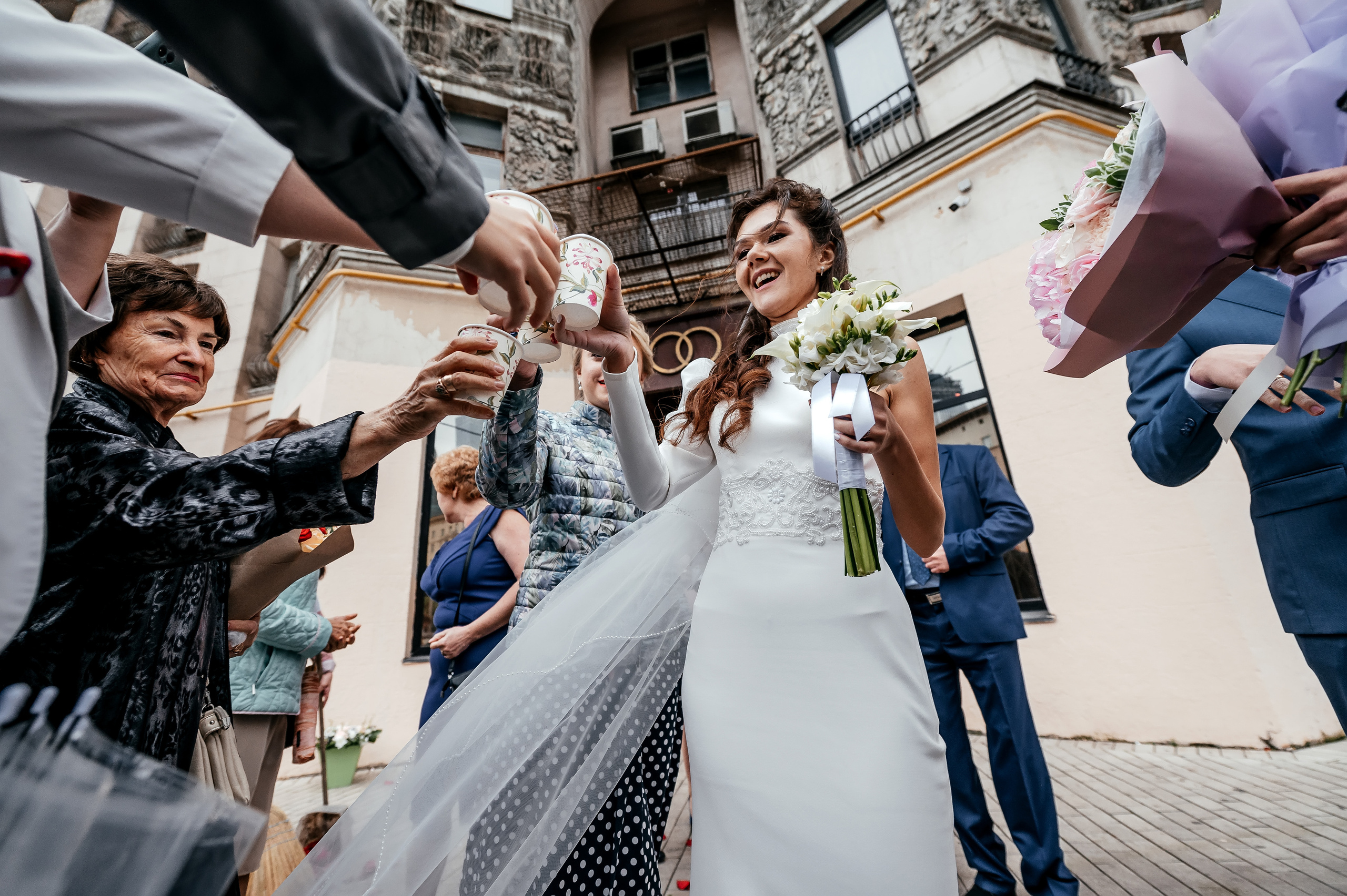 Прогулка в городе и Шуфутинский в 3 сентября. Свадьба для веселых!. Свадебный и семейный фотограф Виктория Носачёва. Щелково, Москва и МО
