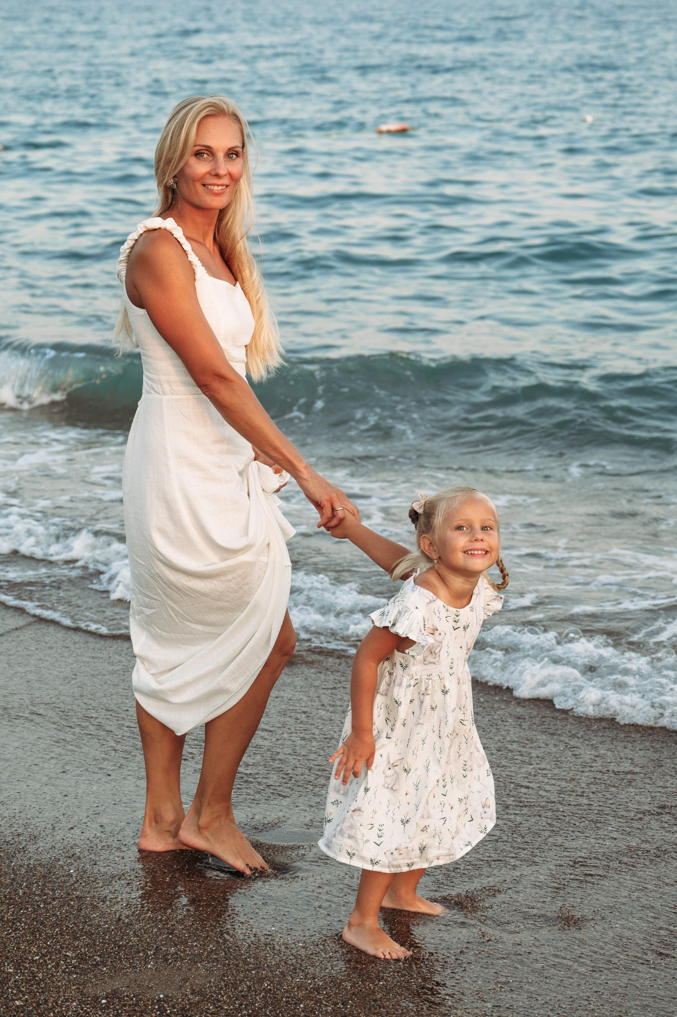 Семейная фотосессия в Анталии на закате. Фотосессии в Анталии. Фотограф в Анталии Лариса Трубина