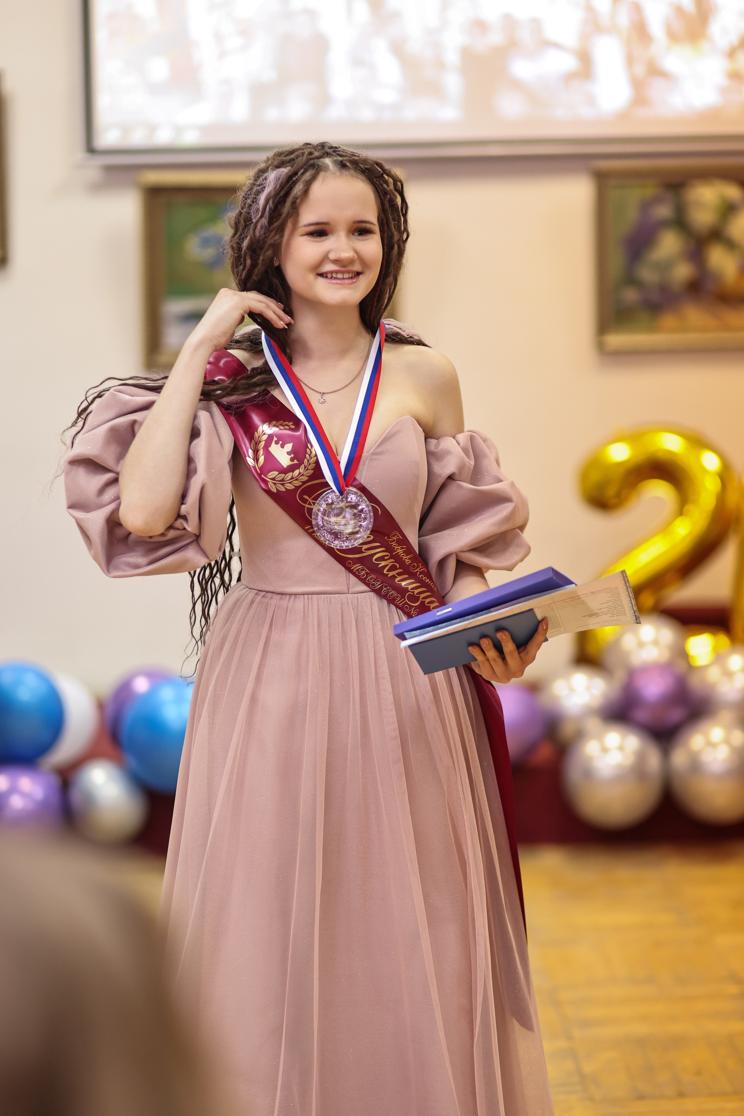 Вручение аттестатов. Школа № 7, выпускники 11 класса 2023 г. Студия выпускных альбомов Остров