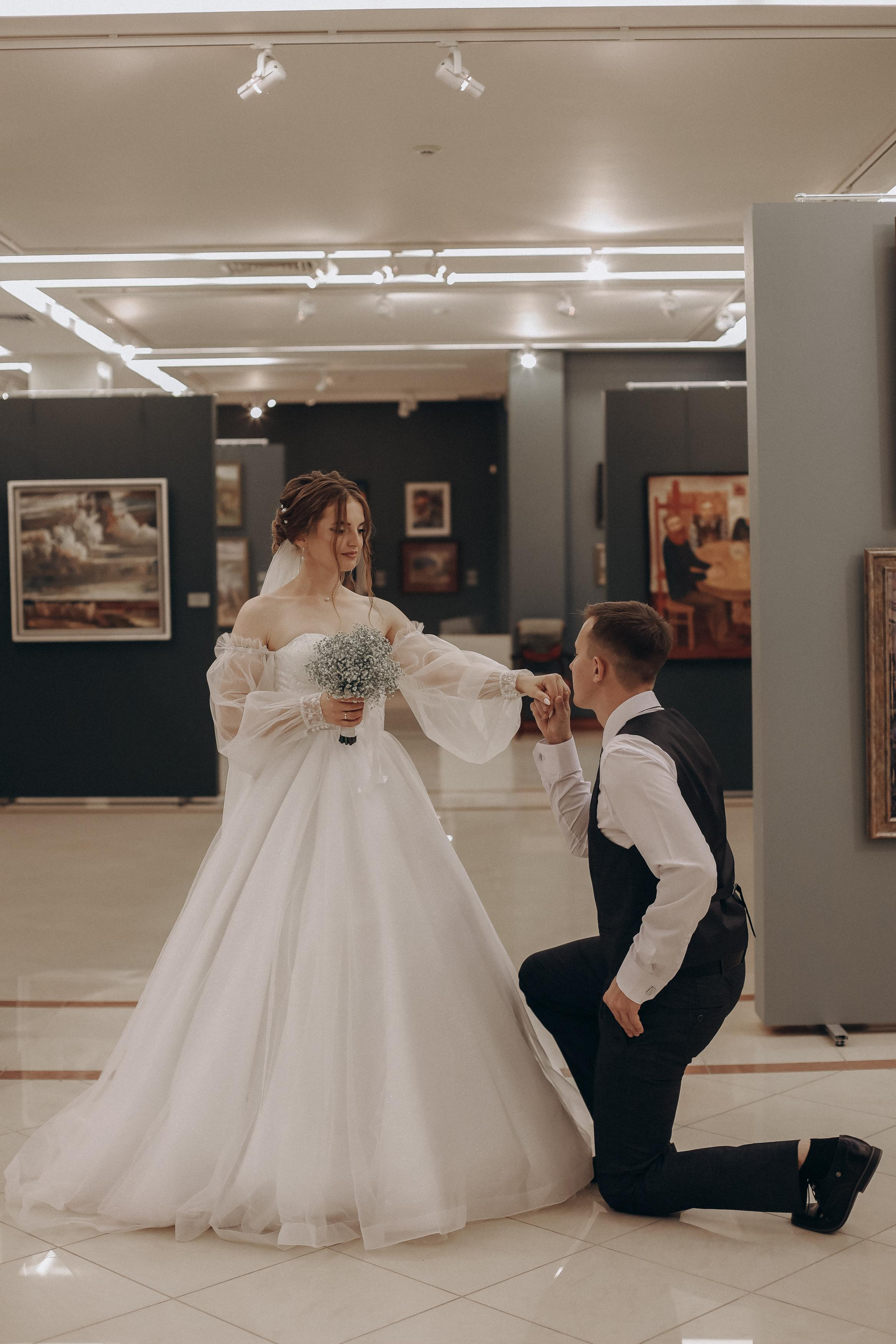 Прогулка в художественном музее. Свадебный и семейный фотограф Захарова Юлия