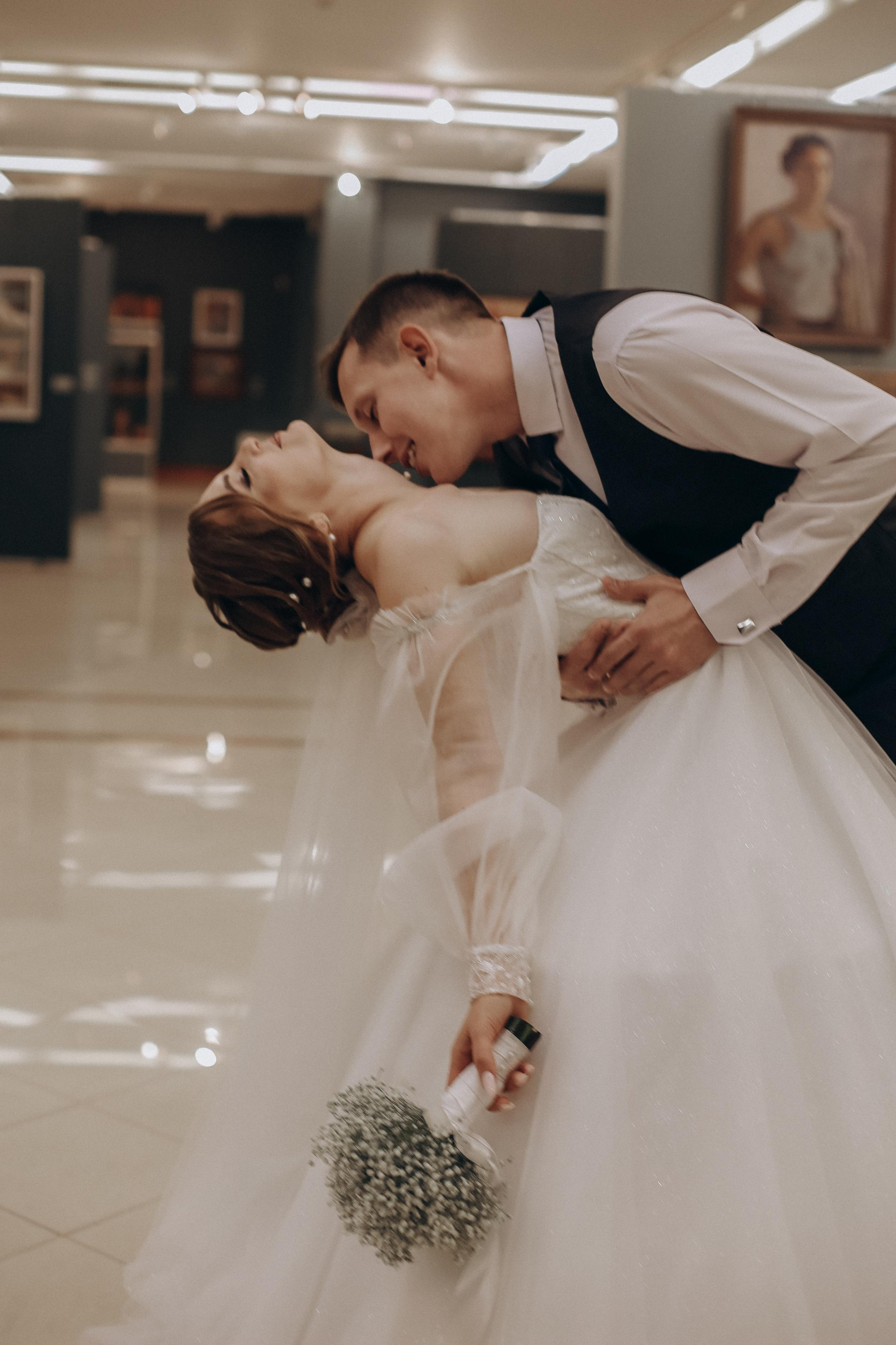 Прогулка в художественном музее. Свадебный и семейный фотограф Захарова Юлия