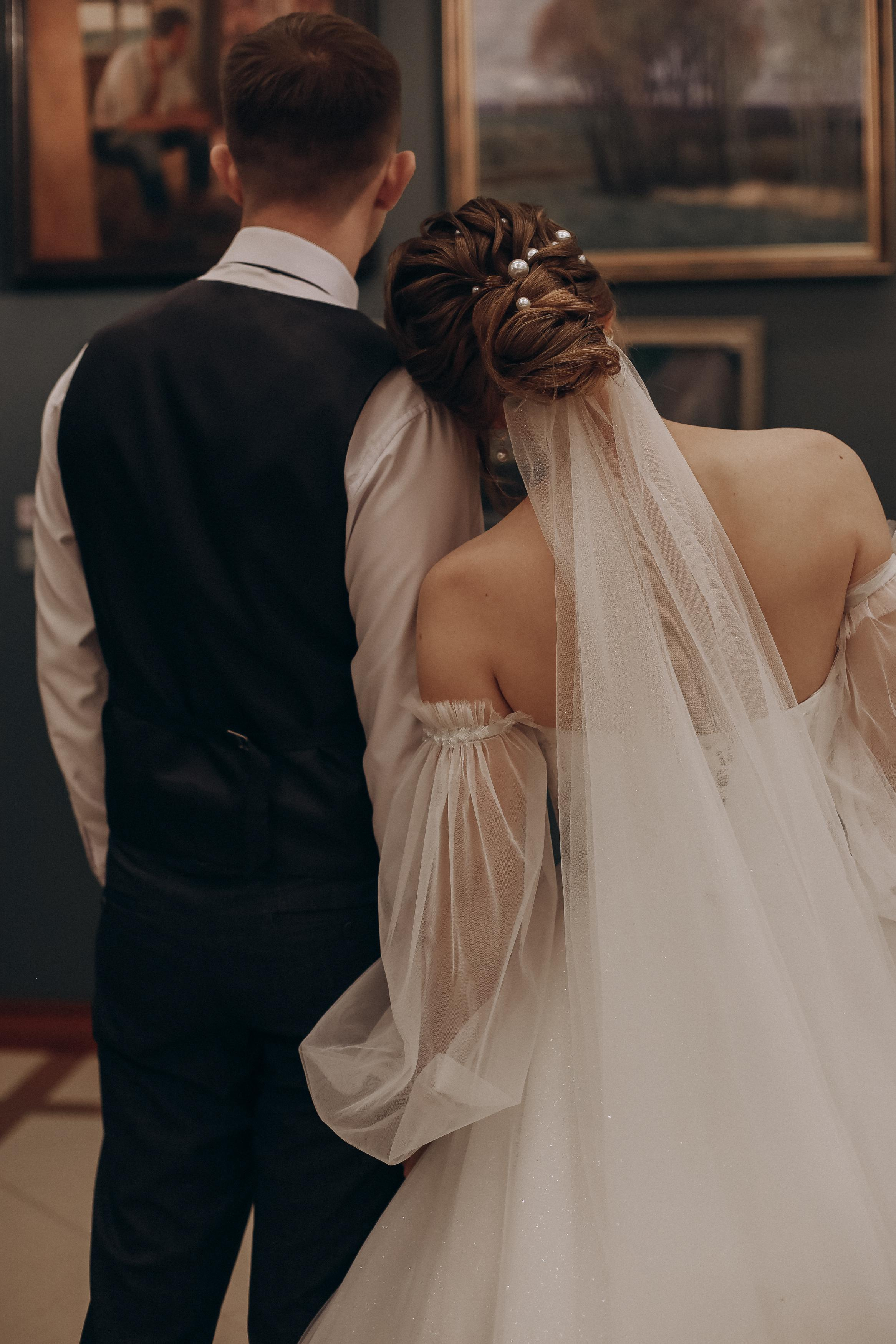 Прогулка в художественном музее. Свадебный и семейный фотограф Захарова Юлия