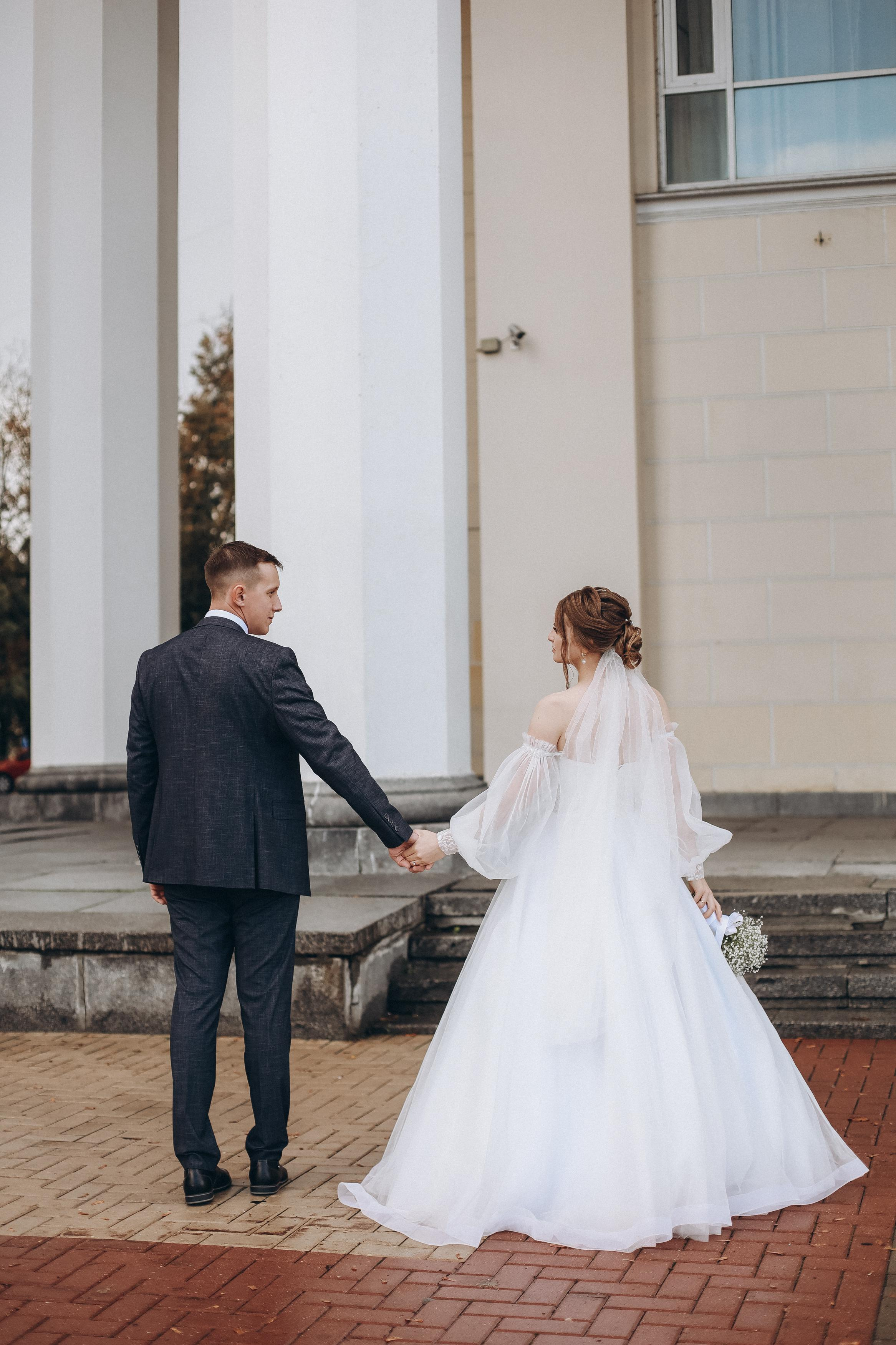Прогулка в художественном музее. Свадебный и семейный фотограф Захарова Юлия