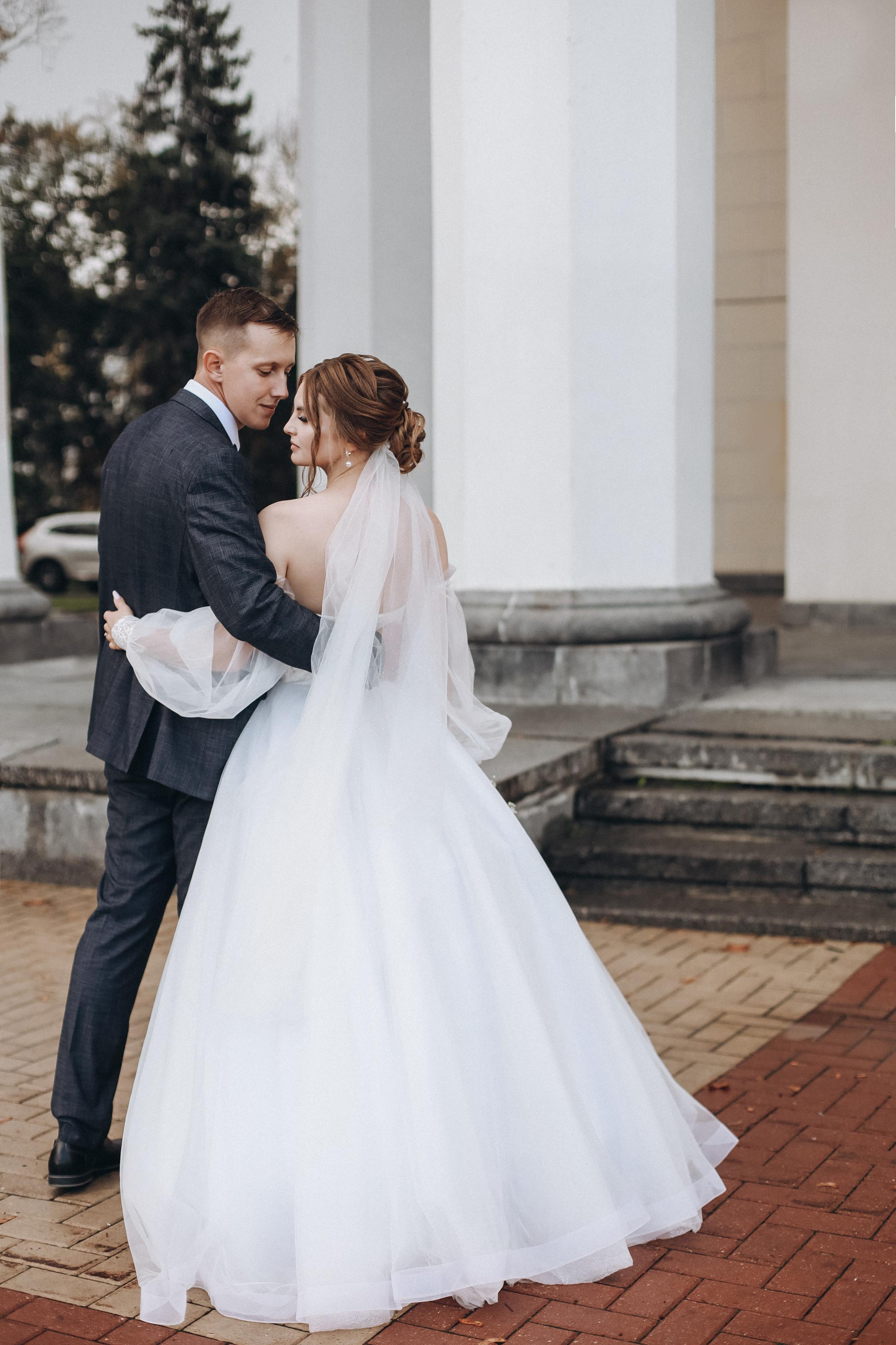 Прогулка в художественном музее. Свадебный и семейный фотограф Захарова Юлия