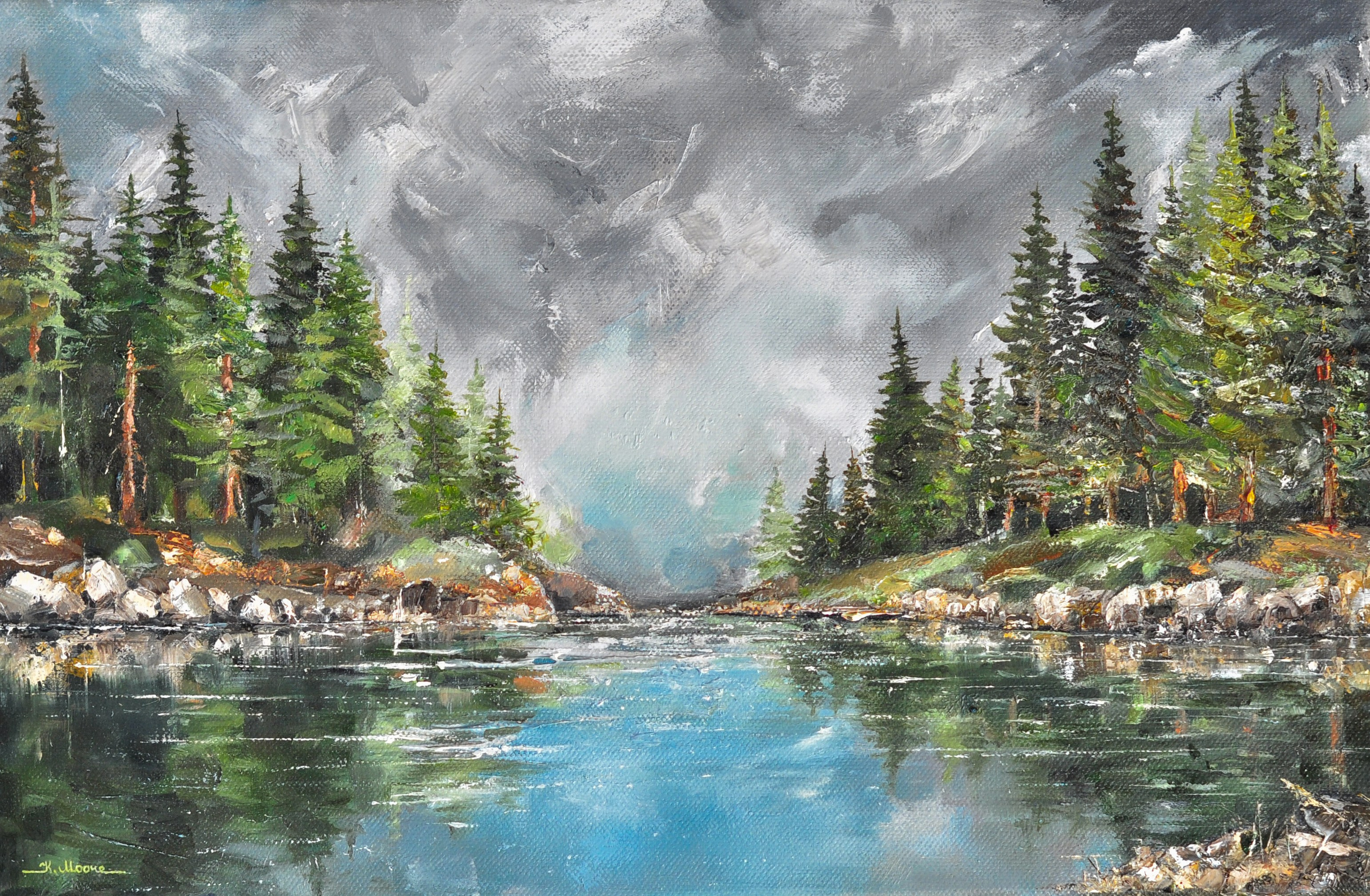 Картина лесной пейзаж с изображением леса у спокойной реки под пасмурным небом. Высокие ёлки растут по обеим сторонам, отражаясь в воде.